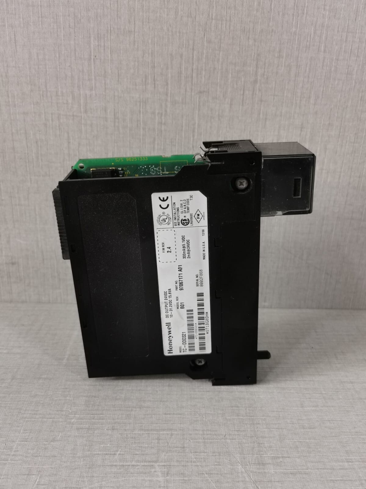 Honeywell TC-ODD321 REV.B01 F/W 2.4 HONEYWELL TC-ODD321 REV.B01 F/W 2.4 DC OUTPUT 24VDC 10-31.2VDC 15.6VA 5