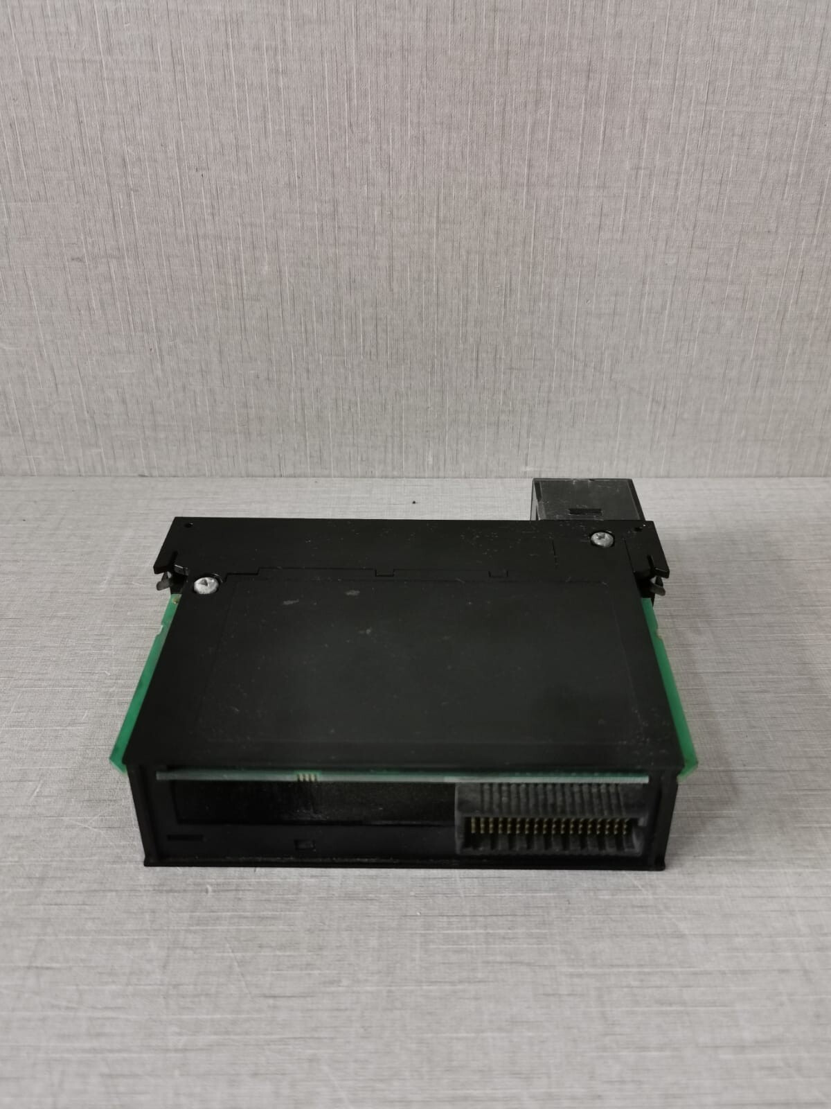 Honeywell TC-ODD321 REV.B01 F/W 2.4 HONEYWELL TC-ODD321 REV.B01 F/W 2.4 DC OUTPUT 24VDC 10-31.2VDC 15.6VA 9