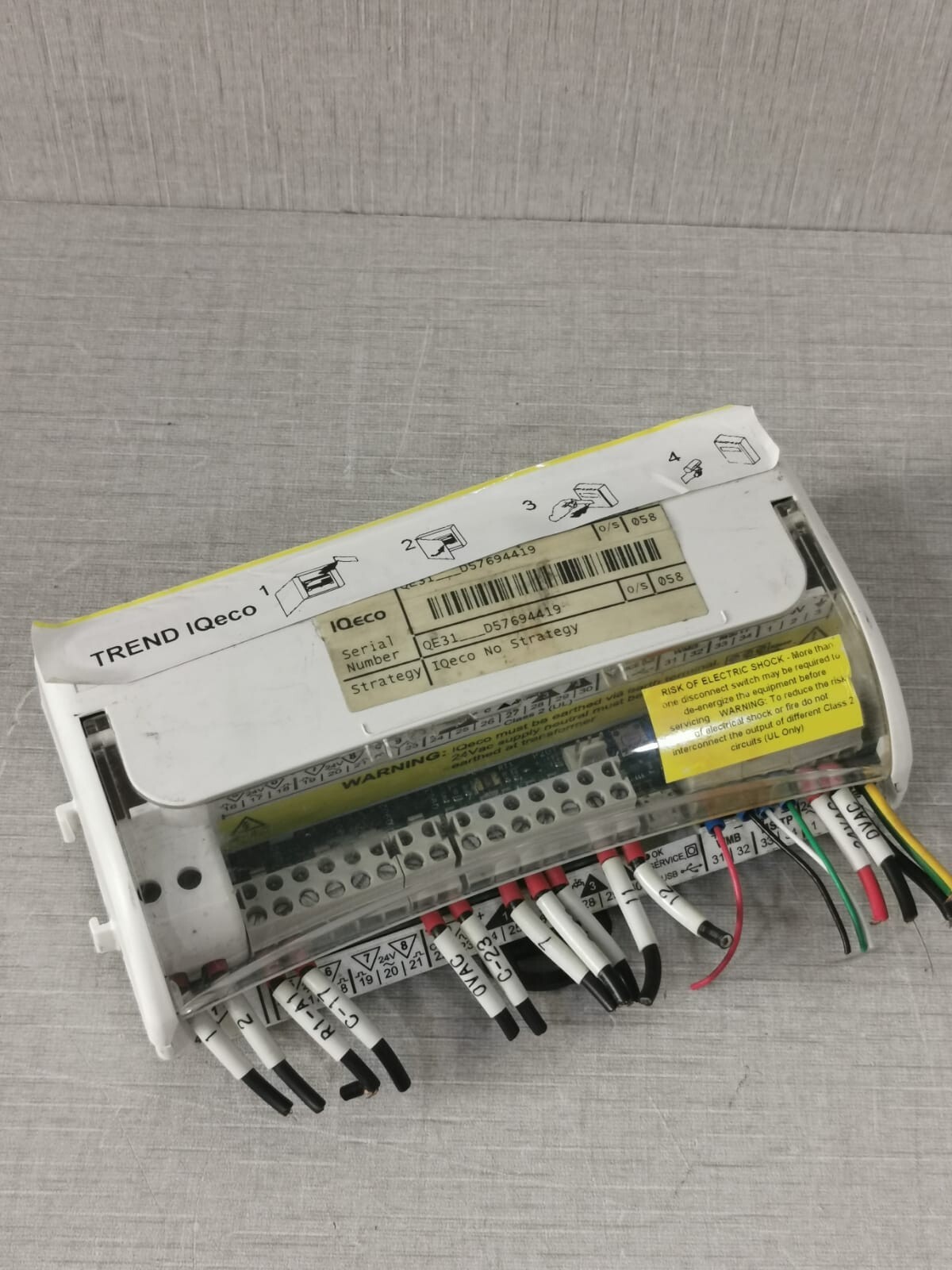 TREND 1201U50034 TREND IQE31-1201U50034 TERMINAL CONTROLLER 24VAC 50/60Hz 26VA 2