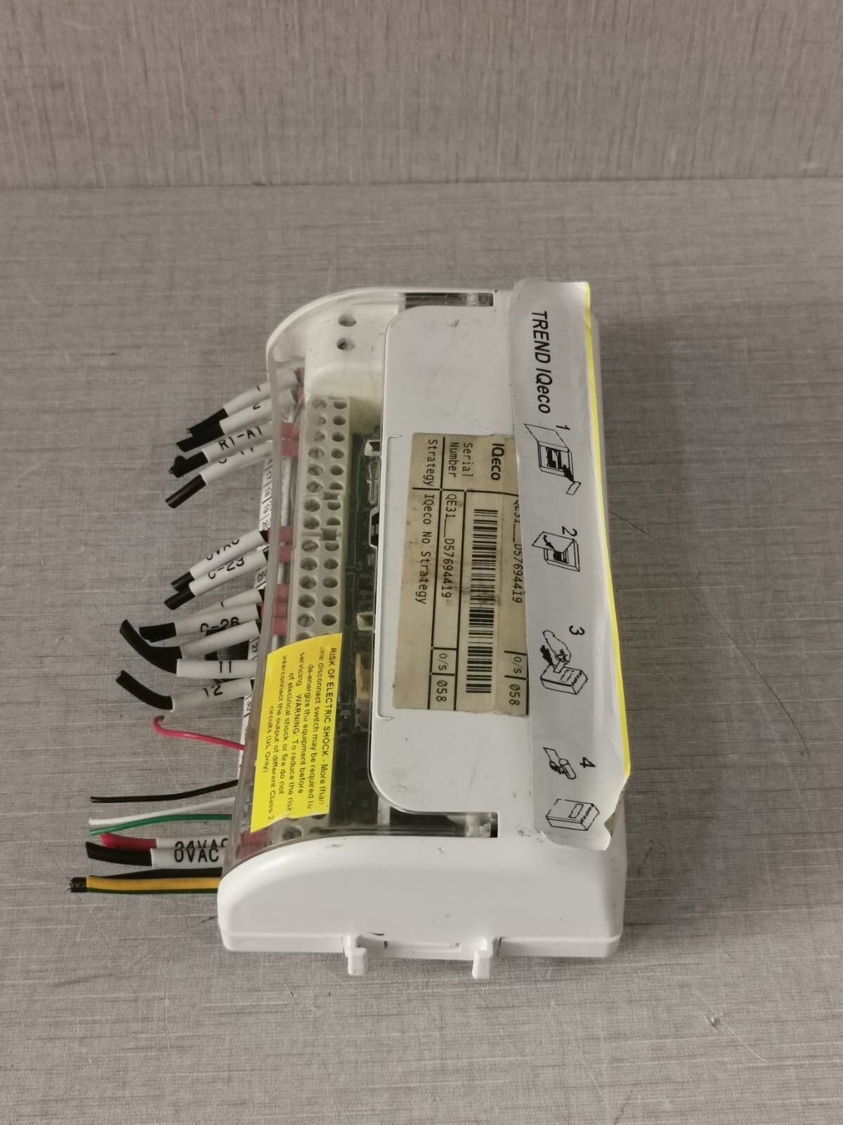 TREND 1201U50034 TREND IQE31-1201U50034 TERMINAL CONTROLLER 24VAC 50/60Hz 26VA 6