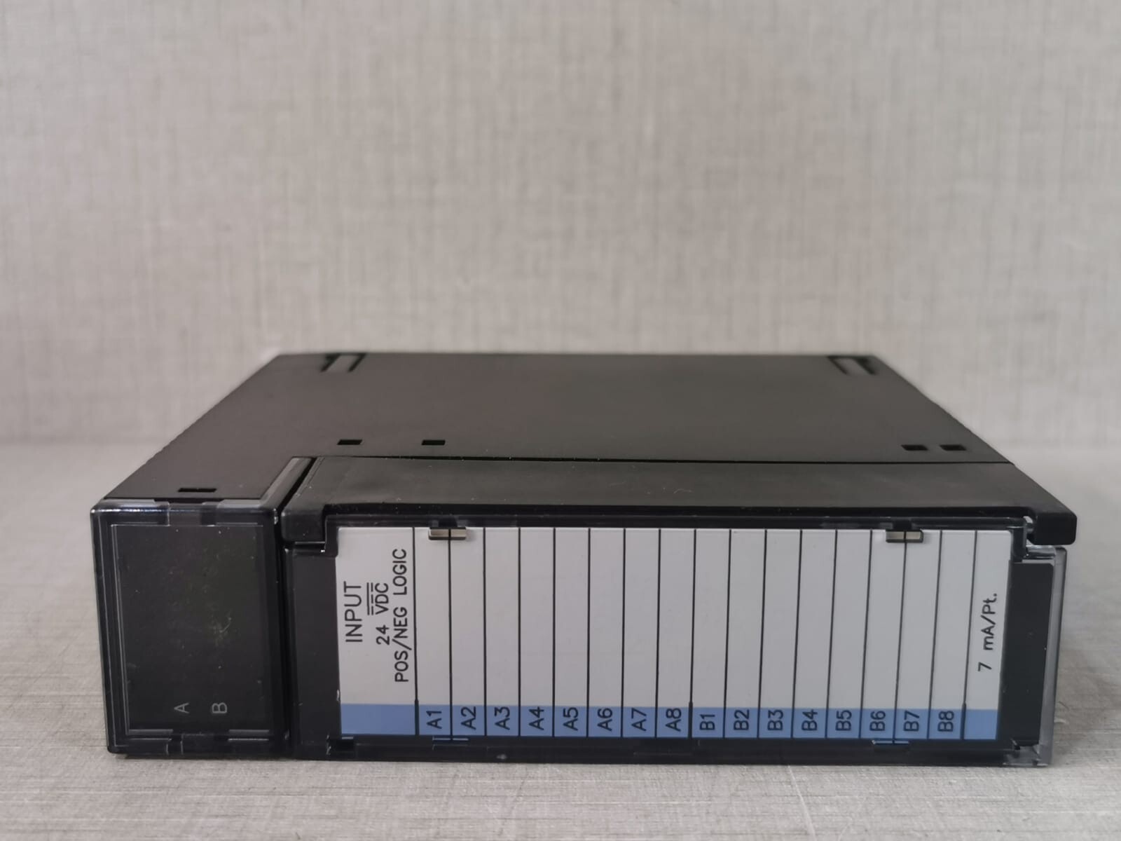 GE Fanuc IC693MDL645G GE FANUC IC693MDL645G 24VDC 16PT POS/NEG LOGIC- WITH SCRATCHED AND 2