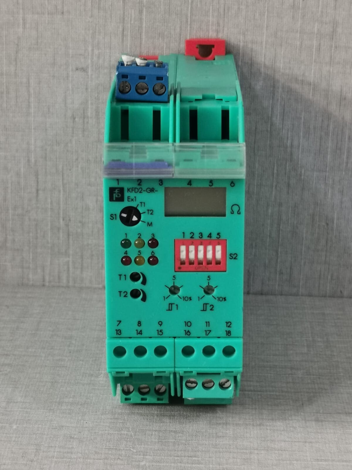 PEPPERL & FUCHS PN- 34231 PEPPERL & FUCHS KFD2-GR-EX1 PN- 34231 TEMPERATURE CONVERTER 2