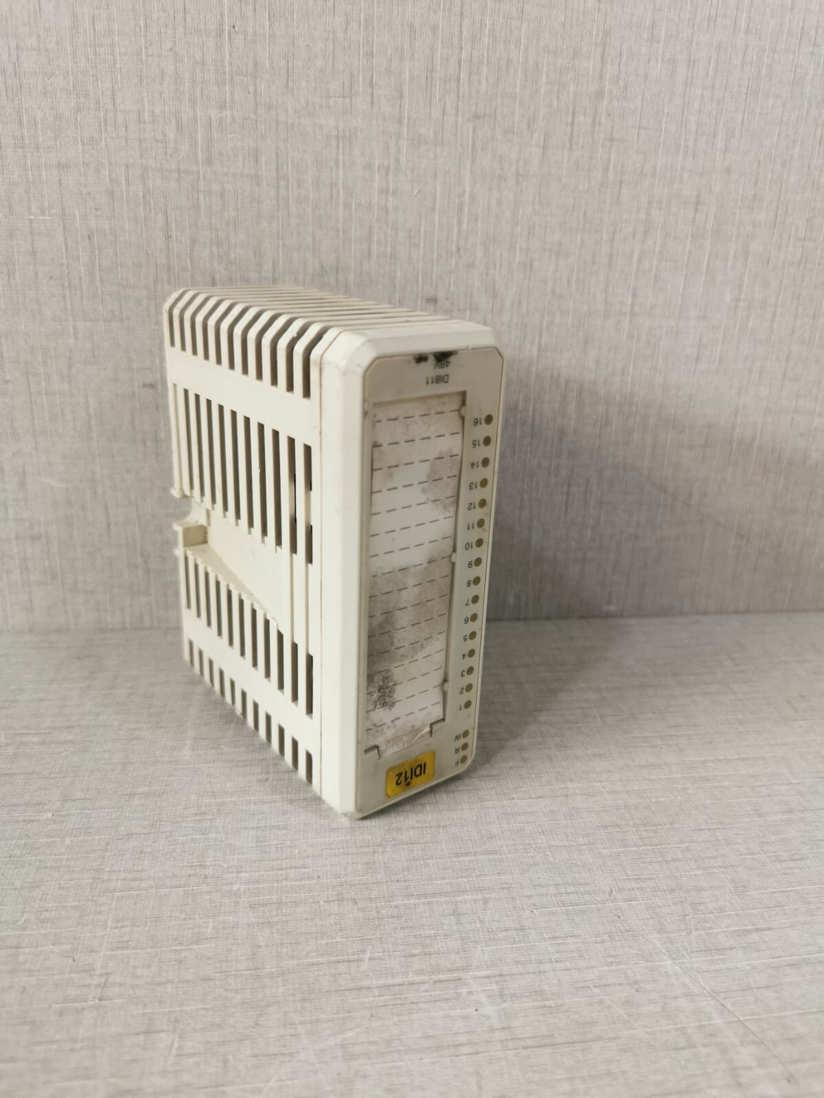ABB 3BSE008552R1 ABB DI811 48V 3BSE008552R1 DIGITAL INPUT MODULE 3