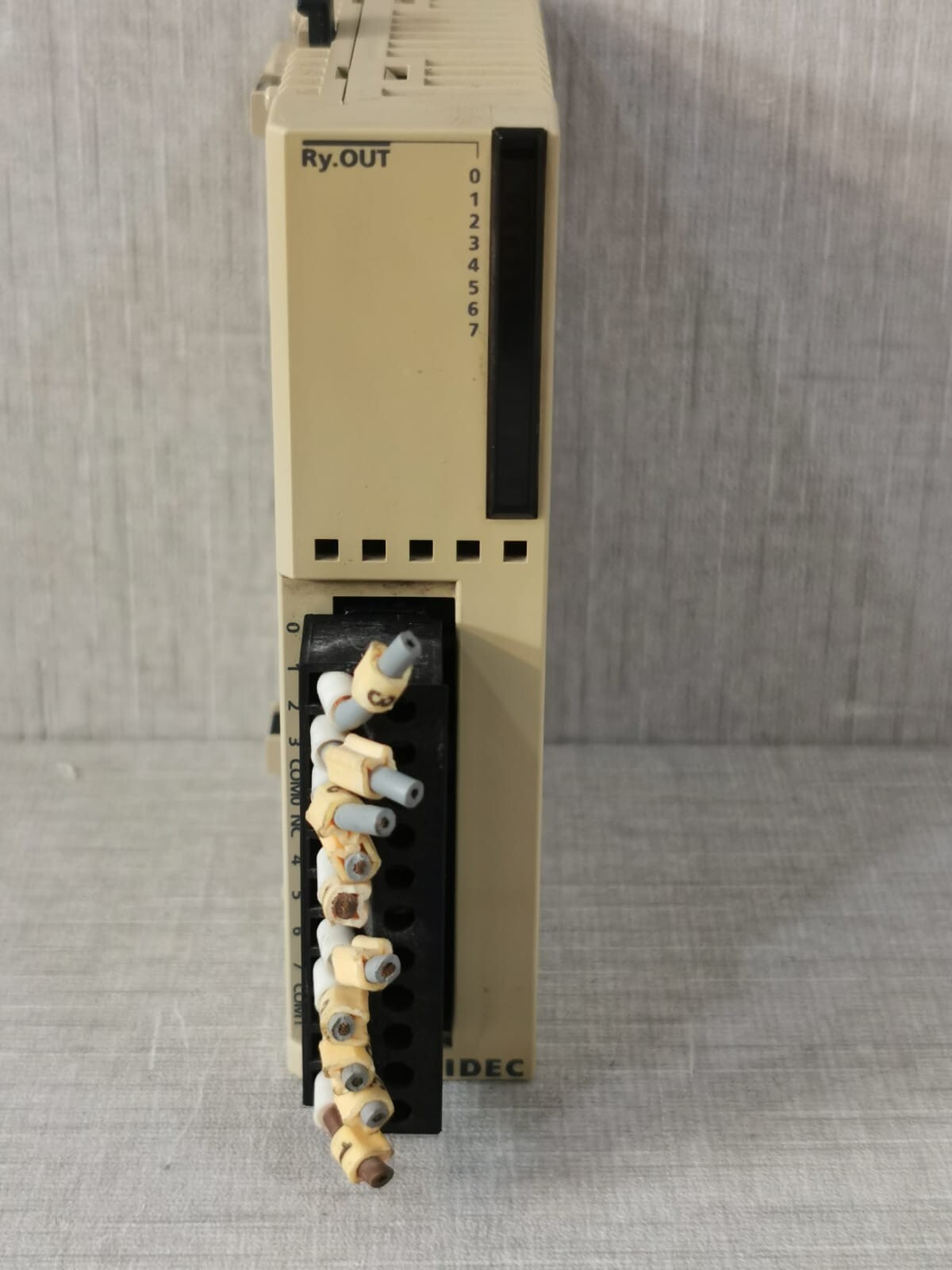 IDEC FC4A-R081 INDUSTRIAL CONTROL SYSTEM 24VDC 40mA 5VDC