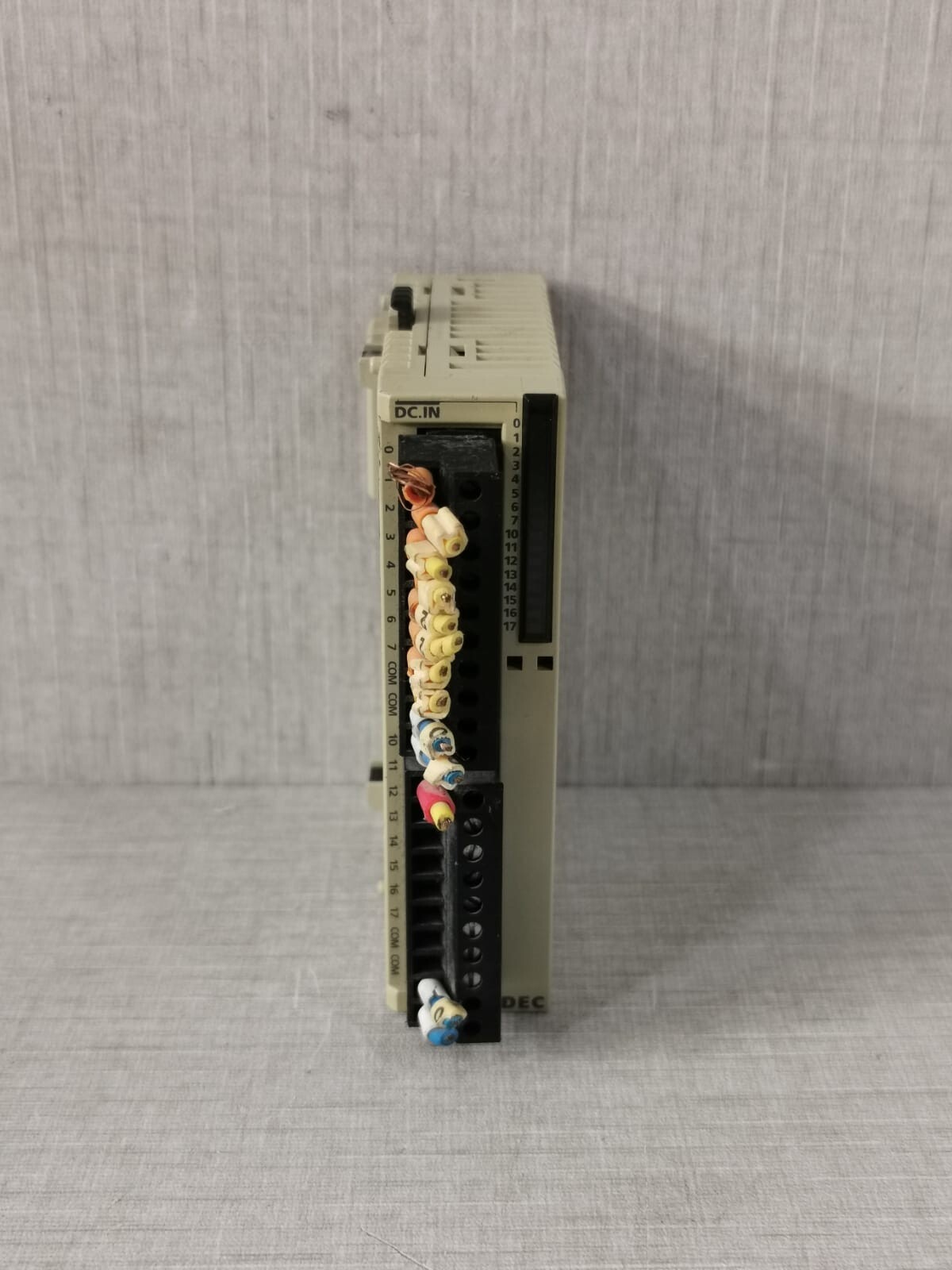 IDEC FC4A-N16B1 IDEC FC4A-N16B1 PLC MODULE 5VDC 4mA 24VDC 3
