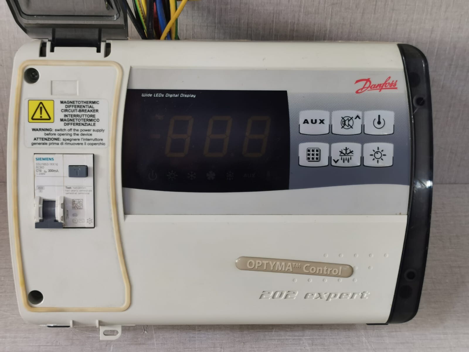 Danfoss RC-101 DANFOSS AK-RC 101 OPTYMA CONTROLLER 080Z3200 | 230VAC 2