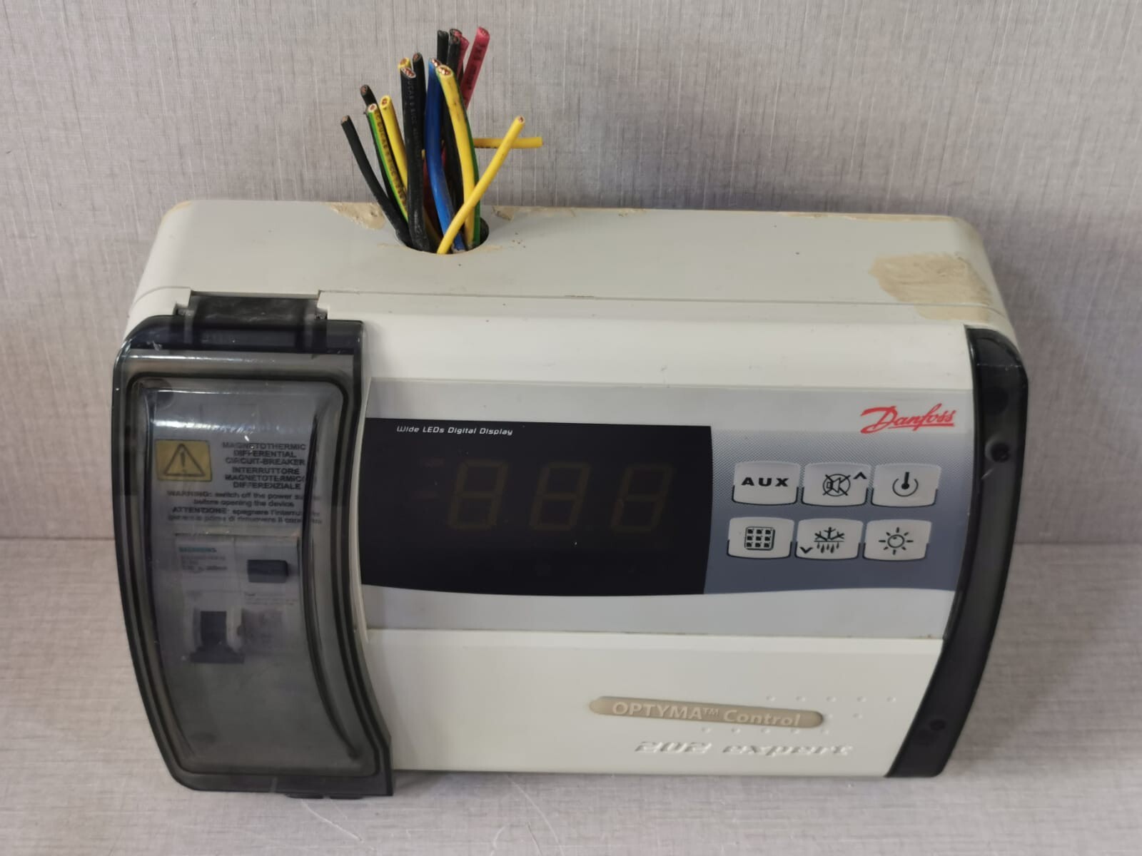 Danfoss RC-101 DANFOSS AK-RC 101 OPTYMA CONTROLLER 080Z3200 | 230VAC 6