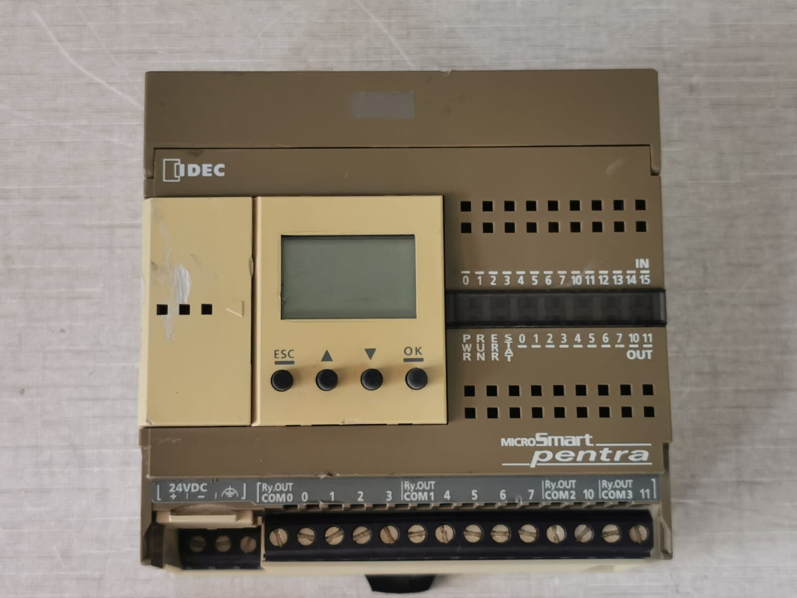 IDEC FC5A-C24R2C IDEC FC5A-C24R2C MicroSmart Pentra PLC CPU 2