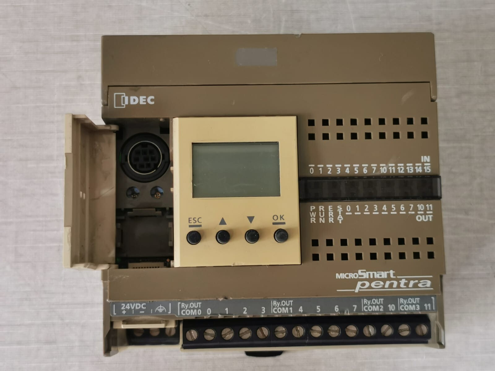 IDEC FC5A-C24R2C IDEC FC5A-C24R2C MicroSmart Pentra PLC CPU 3