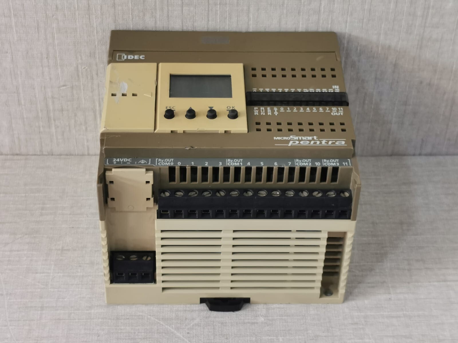 IDEC FC5A-C24R2C IDEC FC5A-C24R2C MicroSmart Pentra PLC CPU 5