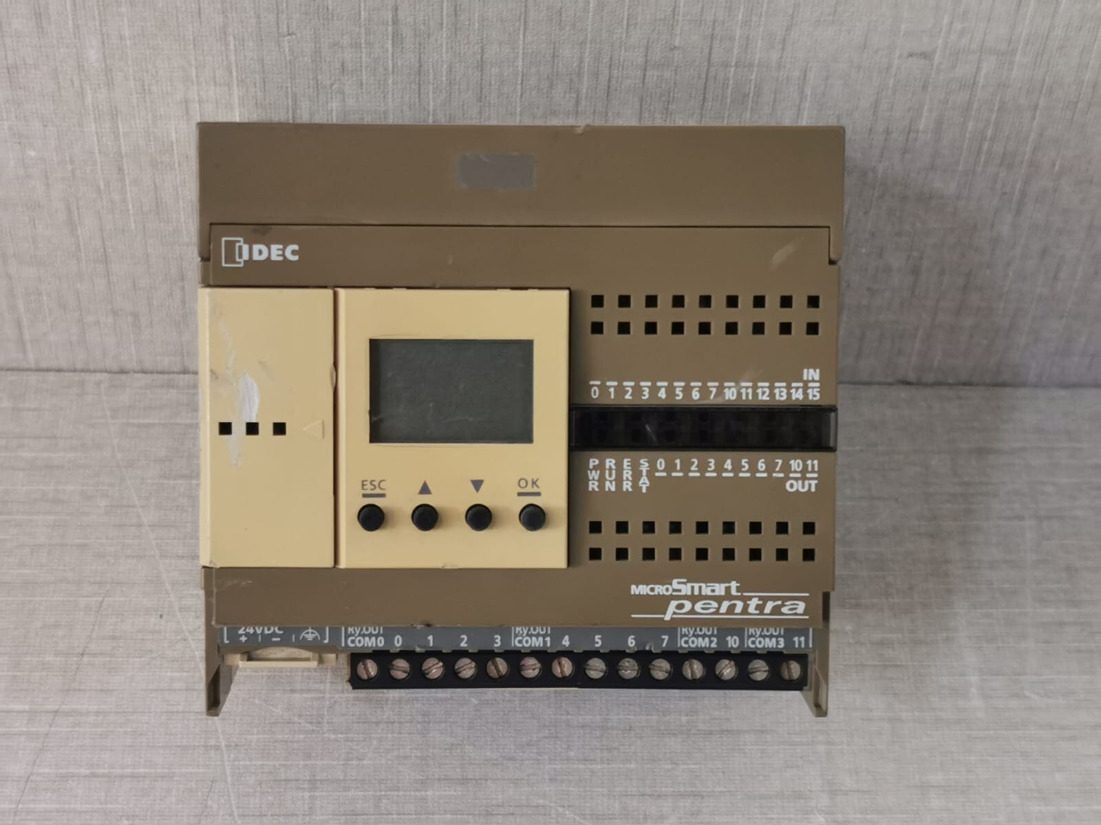 IDEC FC5A-C24R2C MicroSmart Pentra PLC CPU