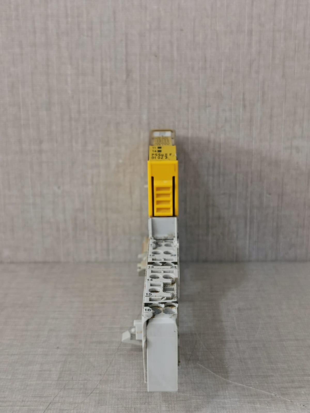 Pilz 312220 PILZ PSSu E F DI OZ 2 SAFETY I/O MODULE 312220 10