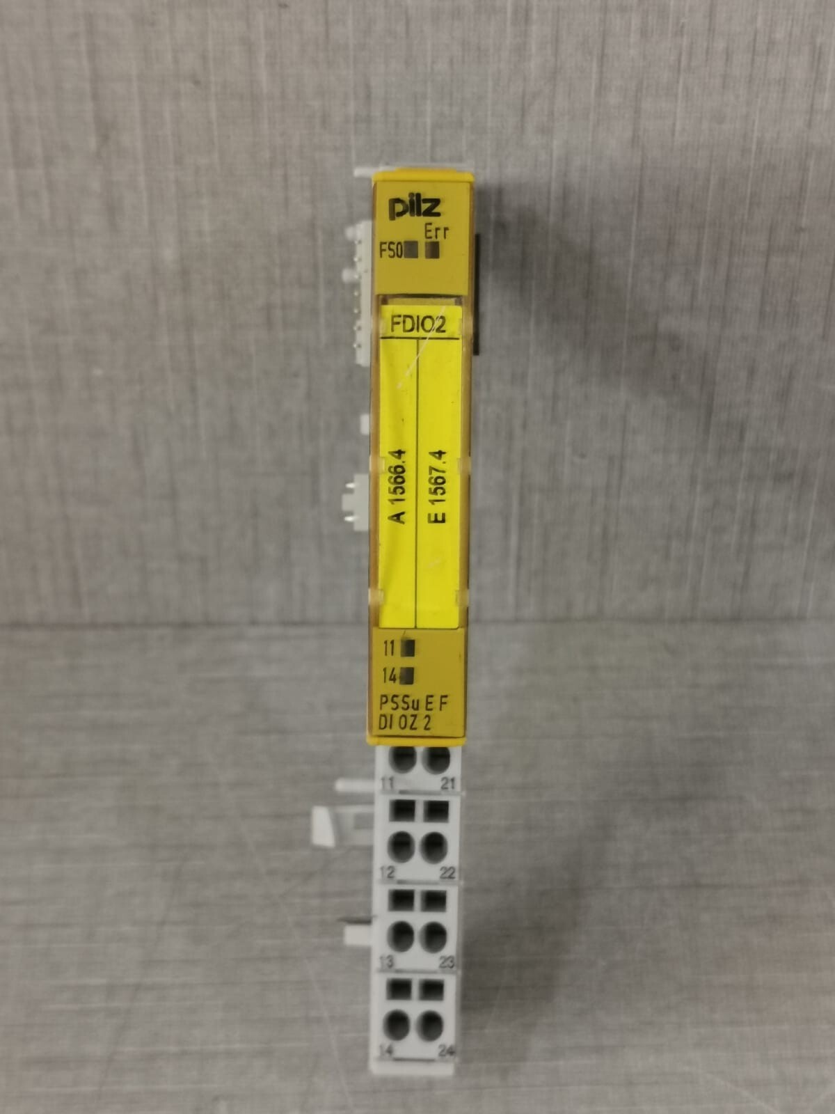 Pilz 312220 PILZ PSSu E F DI OZ 2 SAFETY I/O MODULE 312220 WITH Pi 312601 BASE 2