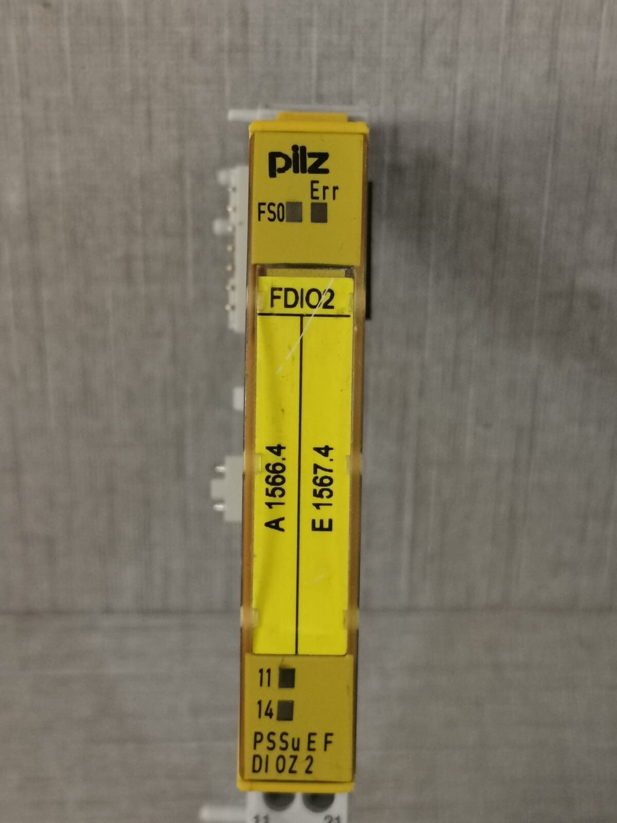 Pilz 312220 PILZ PSSu E F DI OZ 2 SAFETY I/O MODULE 312220 WITH Pi 312601 BASE 3