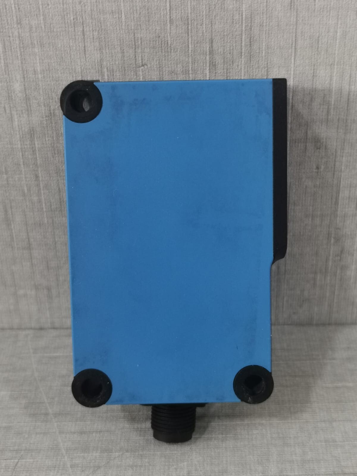 SICK WL27-3P2430 SICK WL27-3P2430 PHOTOELECTRIC SENSOR 4