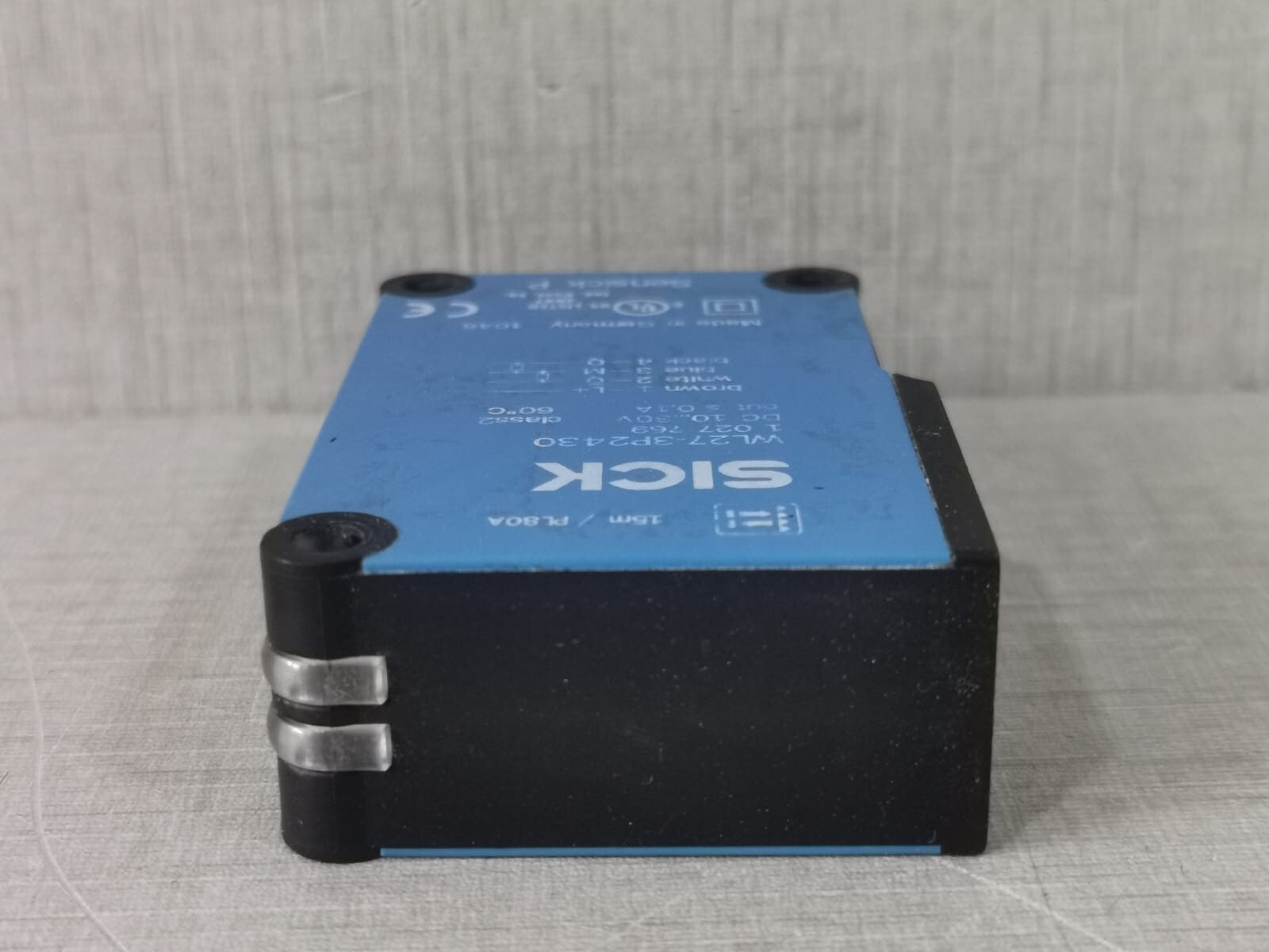 SICK WL27-3P2430 SICK WL27-3P2430 PHOTOELECTRIC SENSOR 10