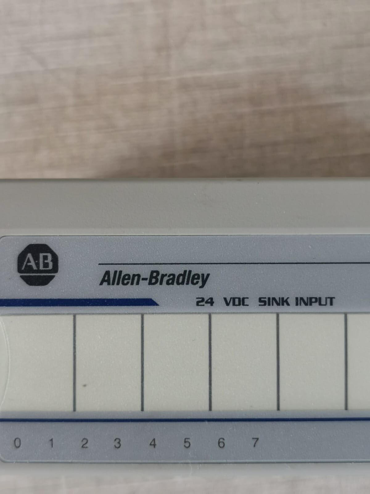 Allen-Bradley 1794-IB8 SER A PCS ALLEN-BRADLEY 1794-IB8 SER A FLEX 8 POINT DIGITAL INPUT MODULE 3