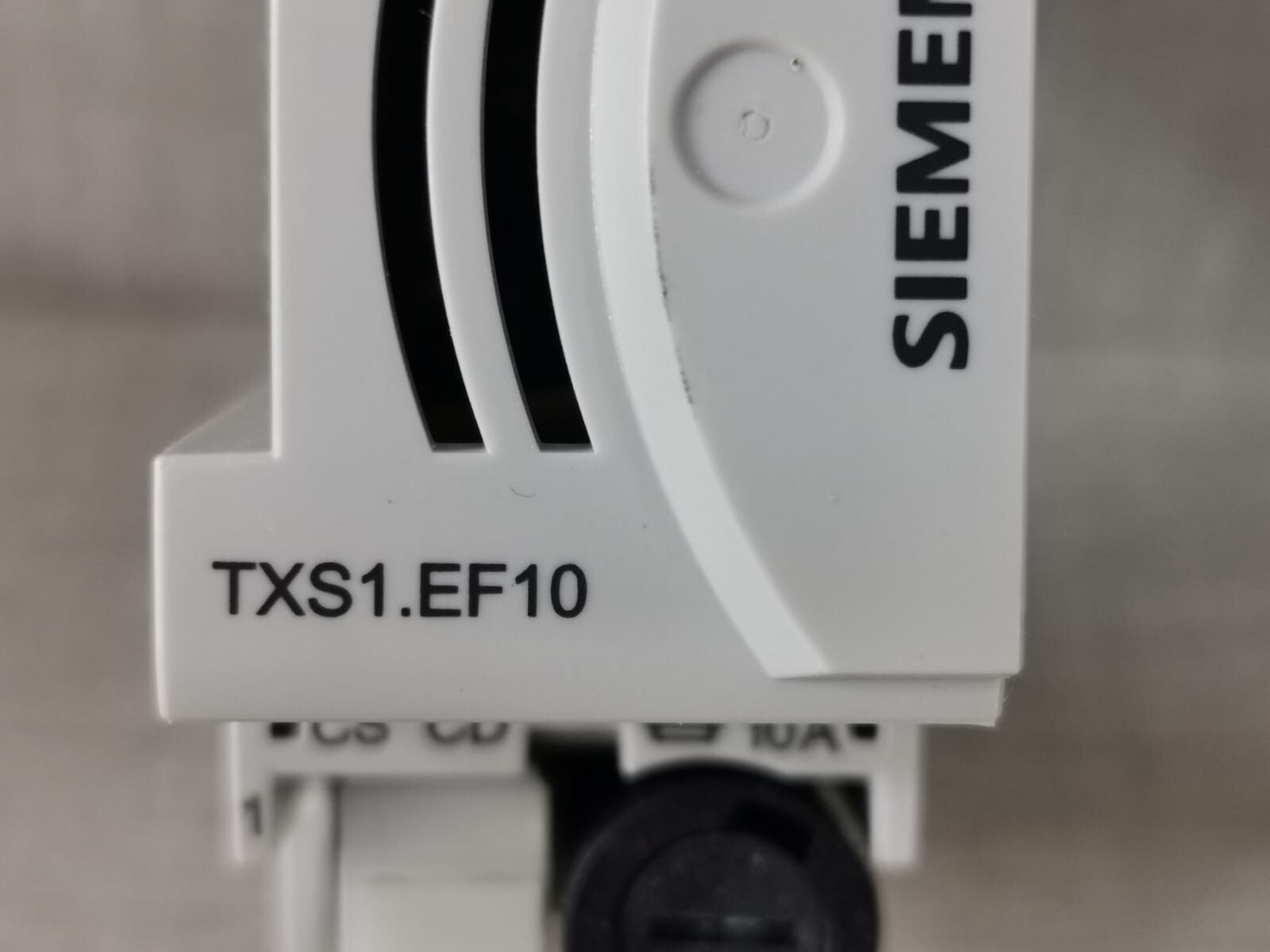 Siemens TXS1.EF10 LOT SIEMENS TXS1.EF10 BUS CONNECTION MODULES 24V -NEW W/ FILTHY BOX 3