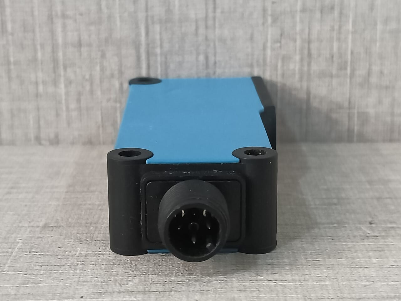SICK WLF18-3K430 SICK WLF18 3K430 WLF18 3K430 Photoelectric Sensor Without Label & WITH Dents 7