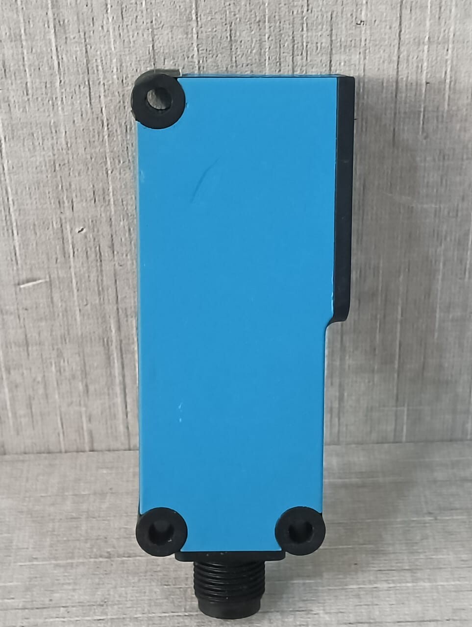 SICK WLF18-3K430 SICK WLF18 3K430 WLF18 3K430 Photoelectric Sensor Without Label & WITH Dents 8