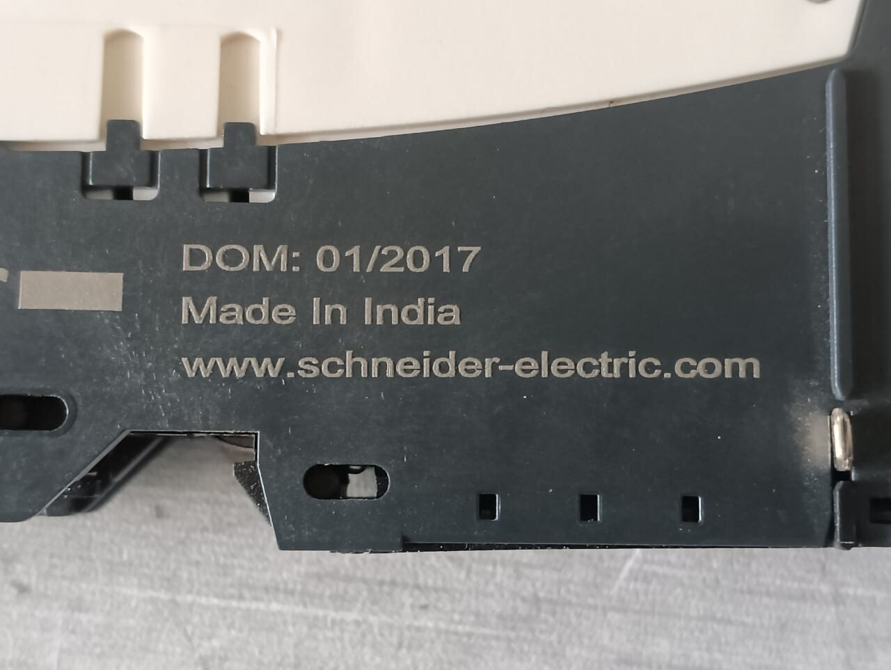 Schneider Electric PDT-3100 SCHNEIDER ELECTRIC STB PDT 3100 WITH STB XBA 2200 MOUNTING BASE 7