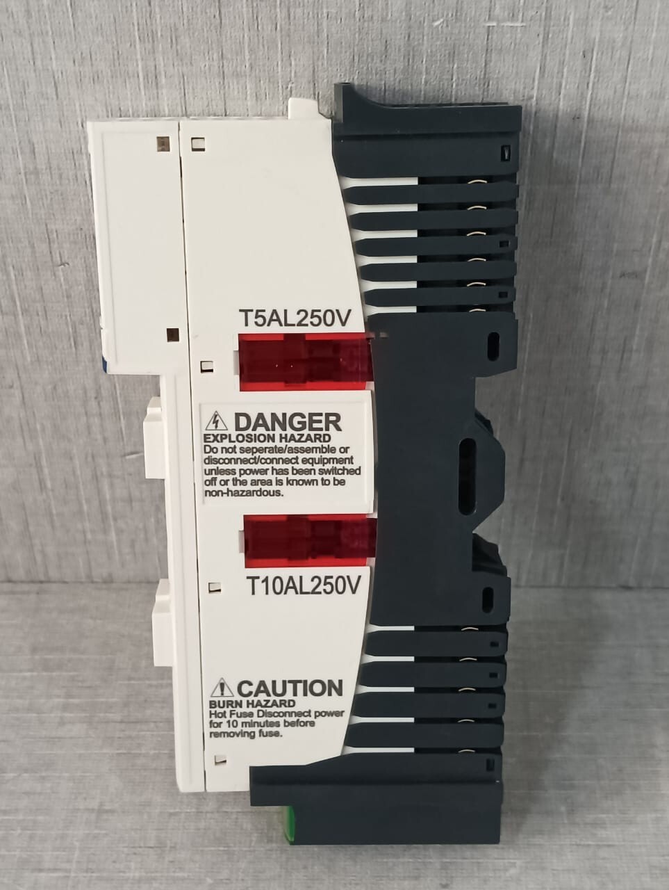 Schneider Electric PDT-3100 SCHNEIDER ELECTRIC STB PDT 3100 WITH STB XBA 2200 MOUNTING BASE 8