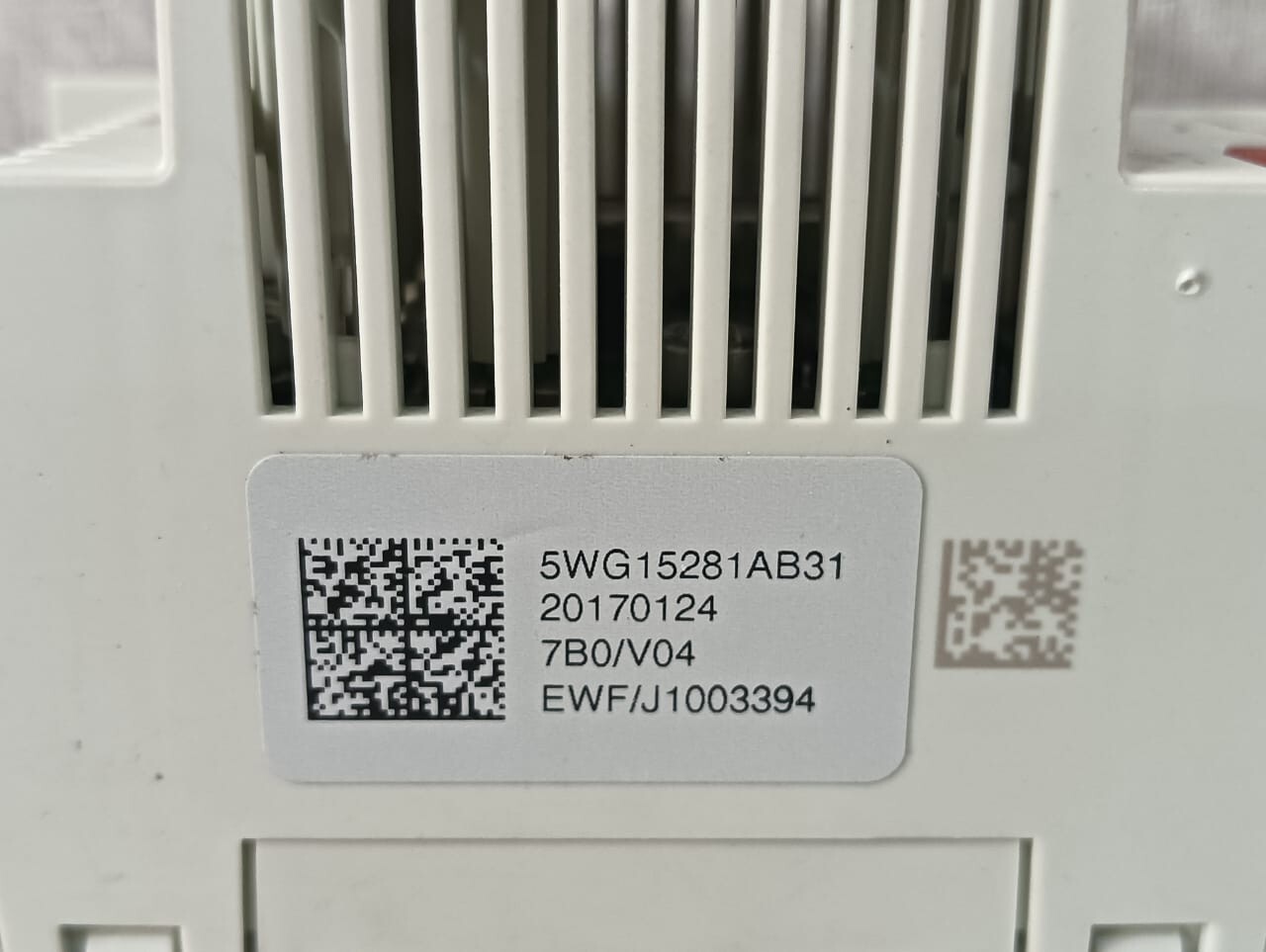 Siemens 5WG1 528-1AB31 Siemens 5WG1 528 1AB31 5WG1 528 1AB31 Universal Dimmer MAIN Module 20 300 VA 3