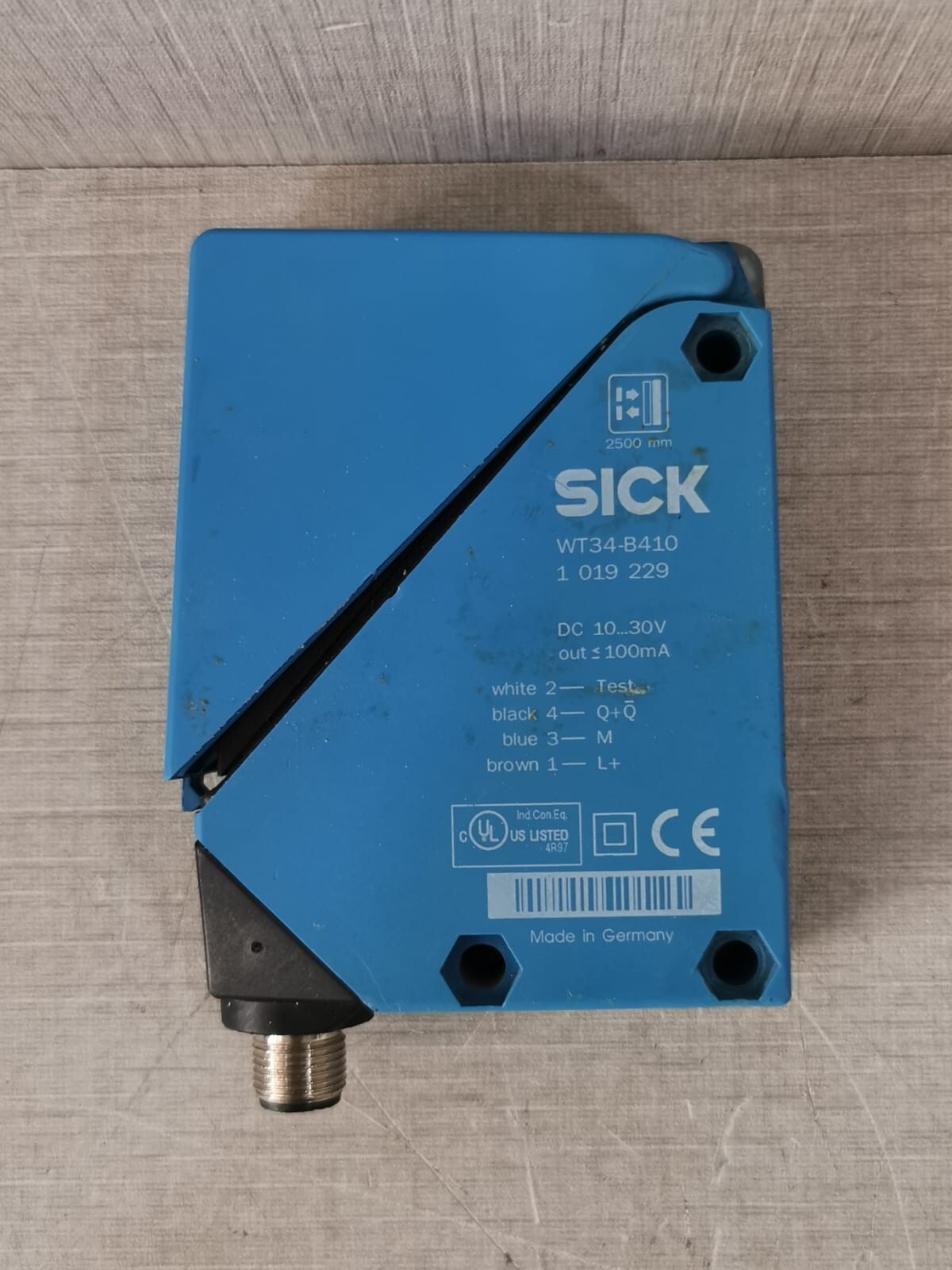 SICK WT34-B410 SICK WT34-B410 PHOTOELECTRIC SENSOR - WITH BROKEN LOCK 2