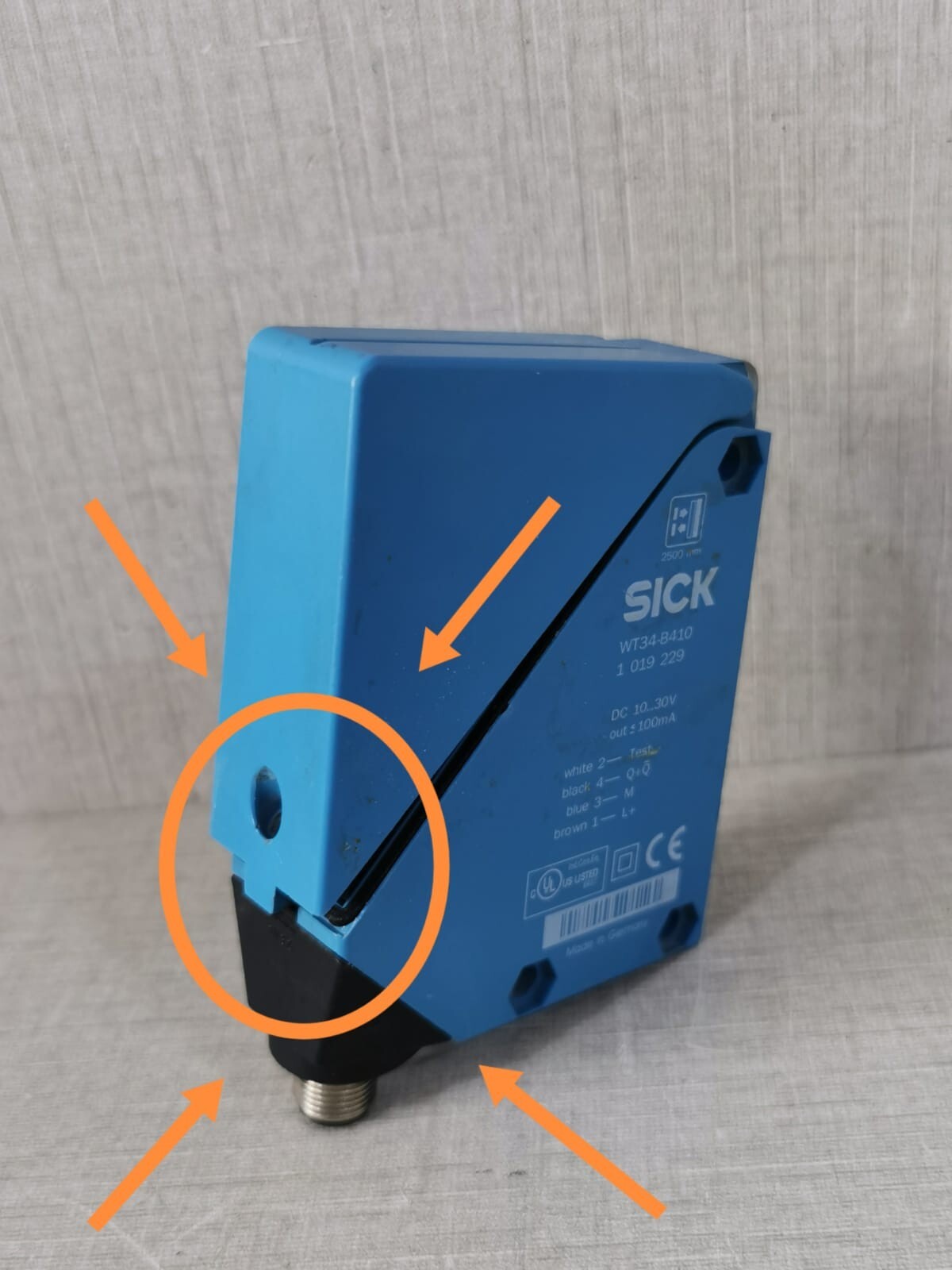 SICK WT34-B410 SICK WT34-B410 PHOTOELECTRIC SENSOR - WITH BROKEN LOCK 4