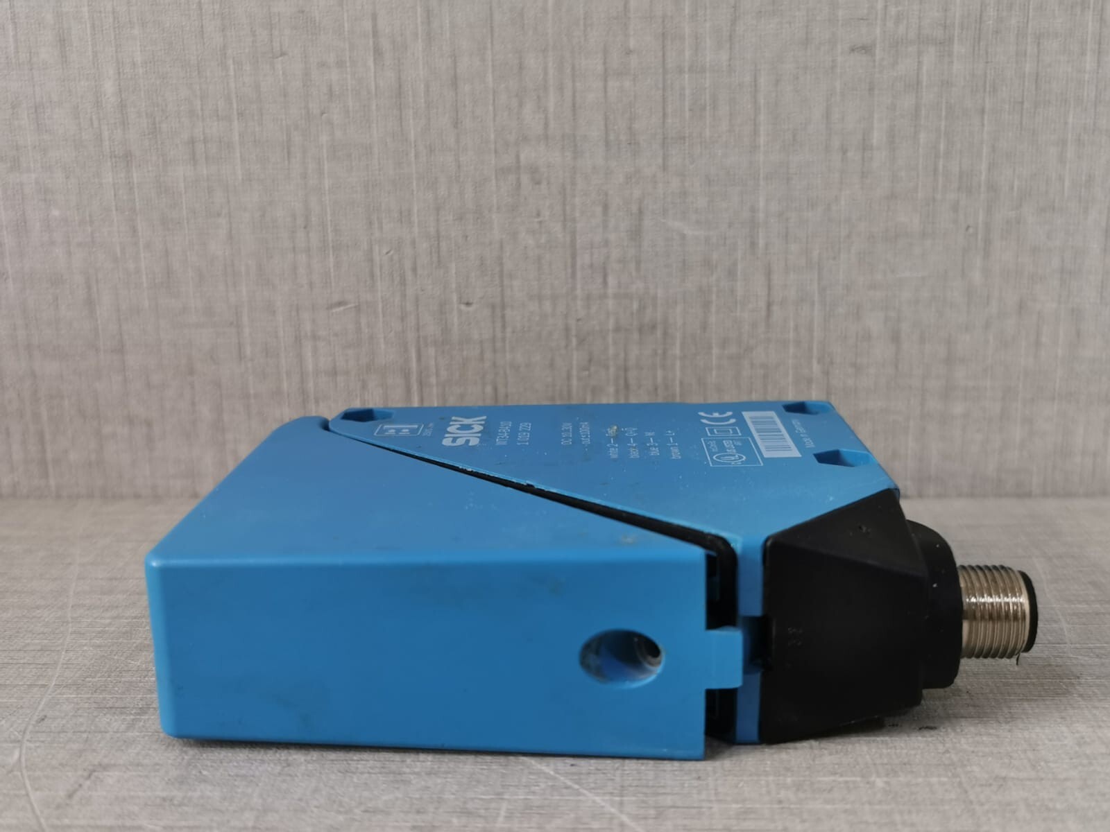 SICK WT34-B410 SICK WT34-B410 PHOTOELECTRIC SENSOR - WITH BROKEN LOCK 6