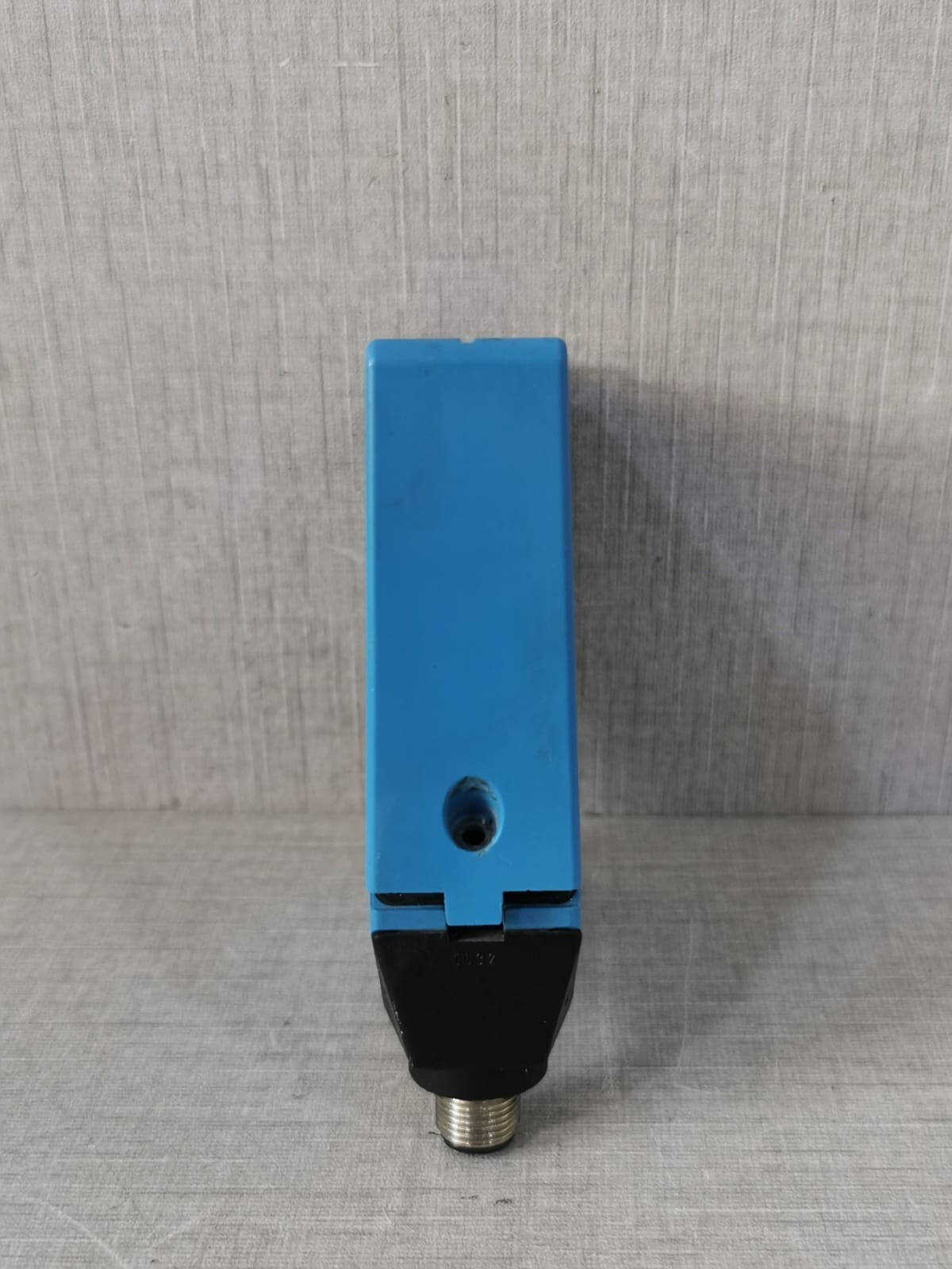 SICK WT34-B410 SICK WT34-B410 PHOTOELECTRIC SENSOR - WITH BROKEN LOCK 9