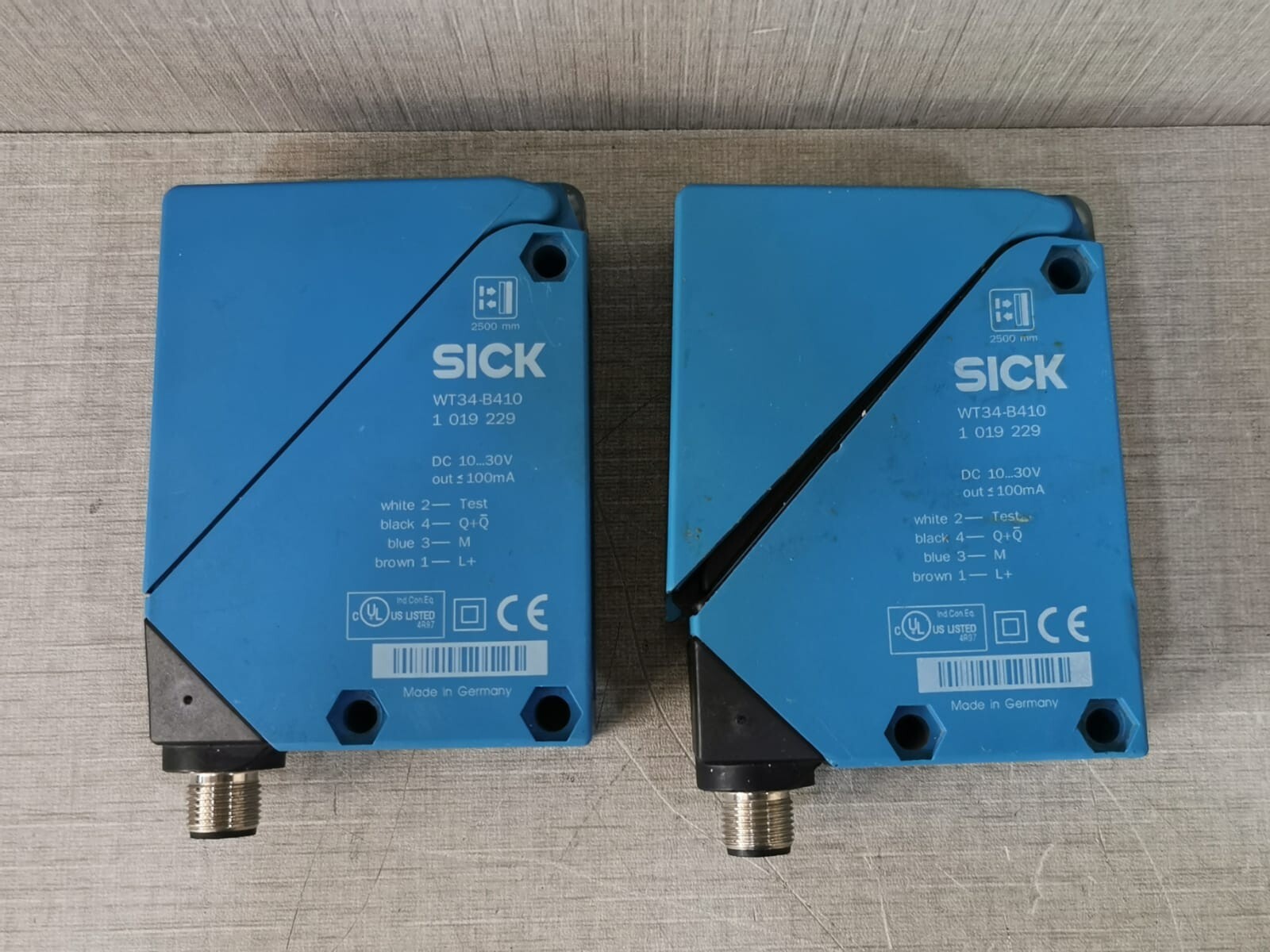 SICK WT34-B410 PHOTOELECTRIC SENSOR - WITH BROKEN LOCK