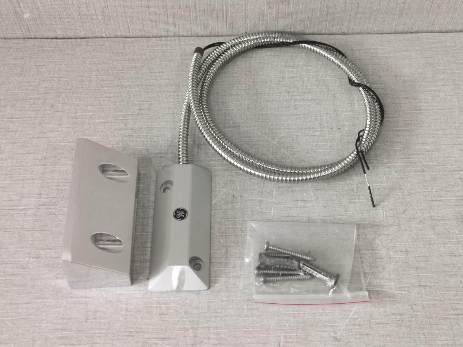 GE 2205 SERIES GE SECURITY 2205AL SERIES MINIATURE HEAVY-DUTY SURFACE MOUNT DOORMAGNETIC 3