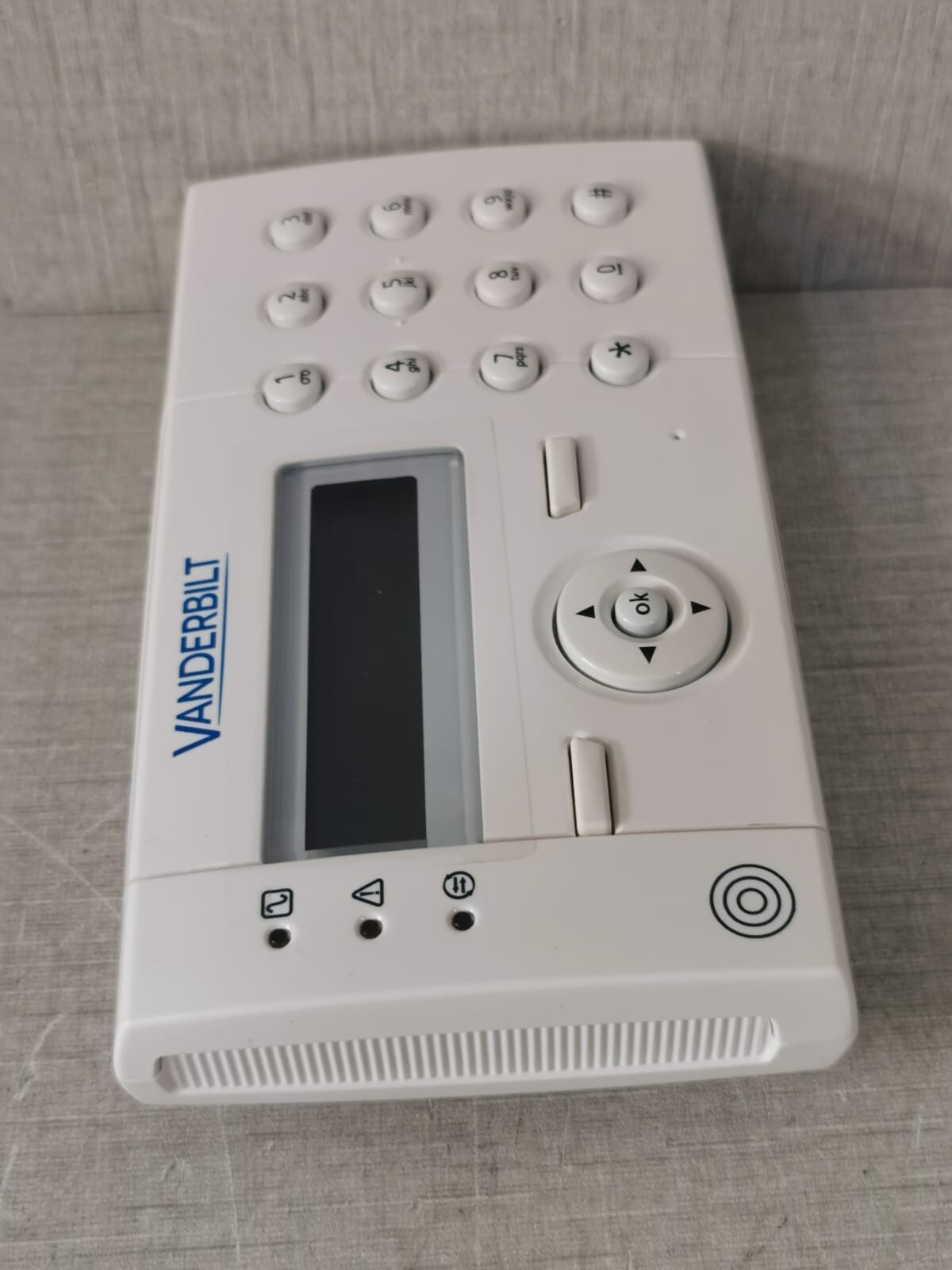 Vanderbilt SPCK421.100 Vanderbilt SPCK421.100 LCD Keypad, 2x16 Character and Badge Reader 8