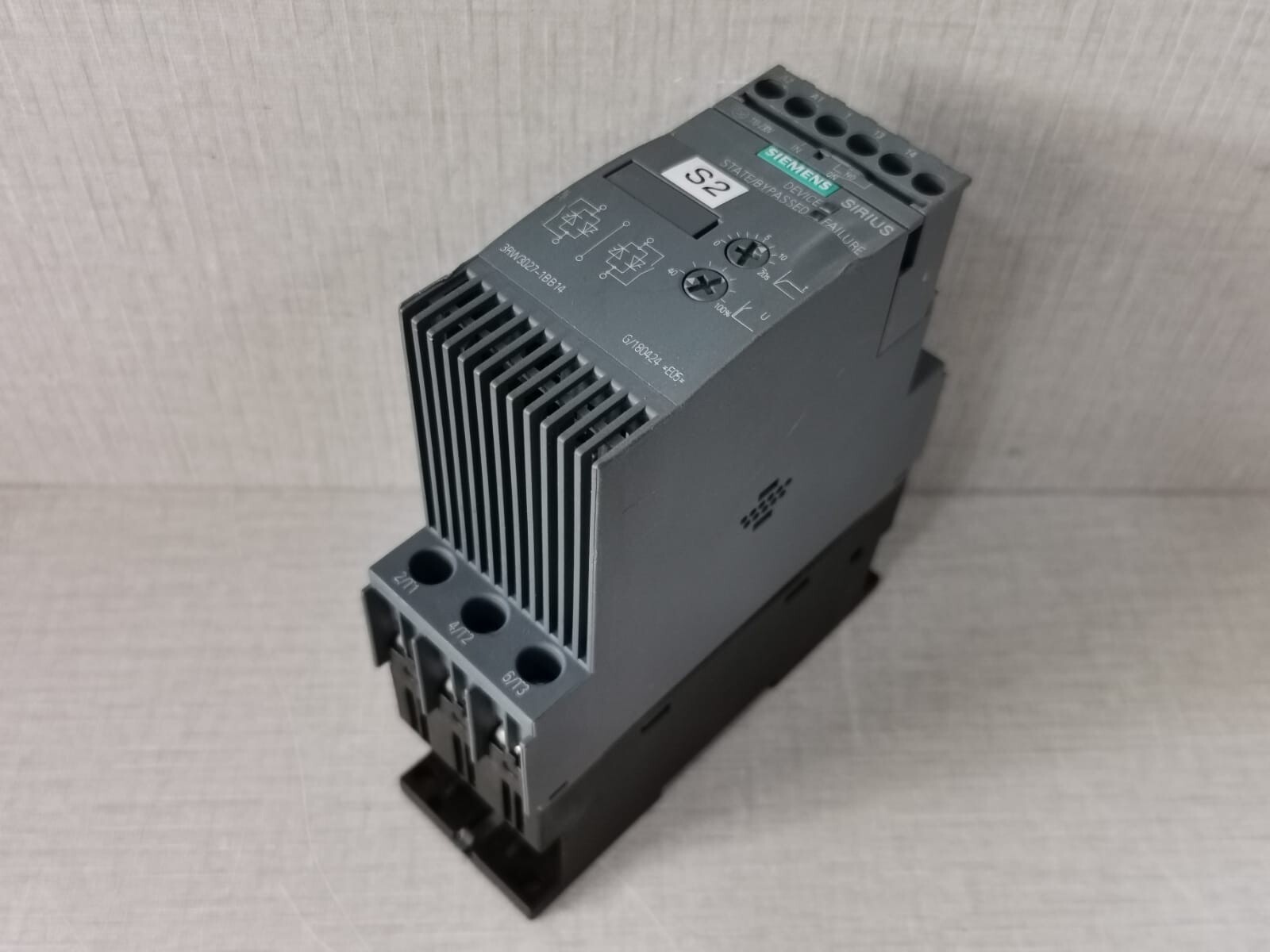 Siemens 3RW3027-1BB14 SIEMENS 3RW3027-1BB14 SIRIUS AC SEMICONDUCTOR MOTOR STARTER - WITH DENTS 7