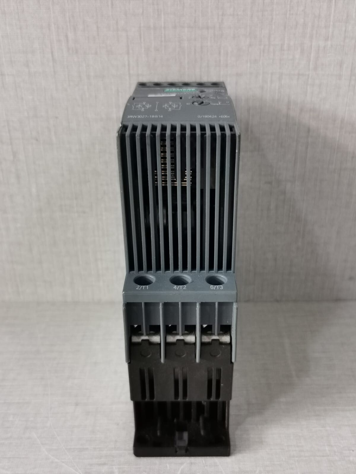 Siemens 3RW3027-1BB14 SIEMENS 3RW3027-1BB14 SIRIUS AC SEMICONDUCTOR MOTOR STARTER - WITH DENTS 9