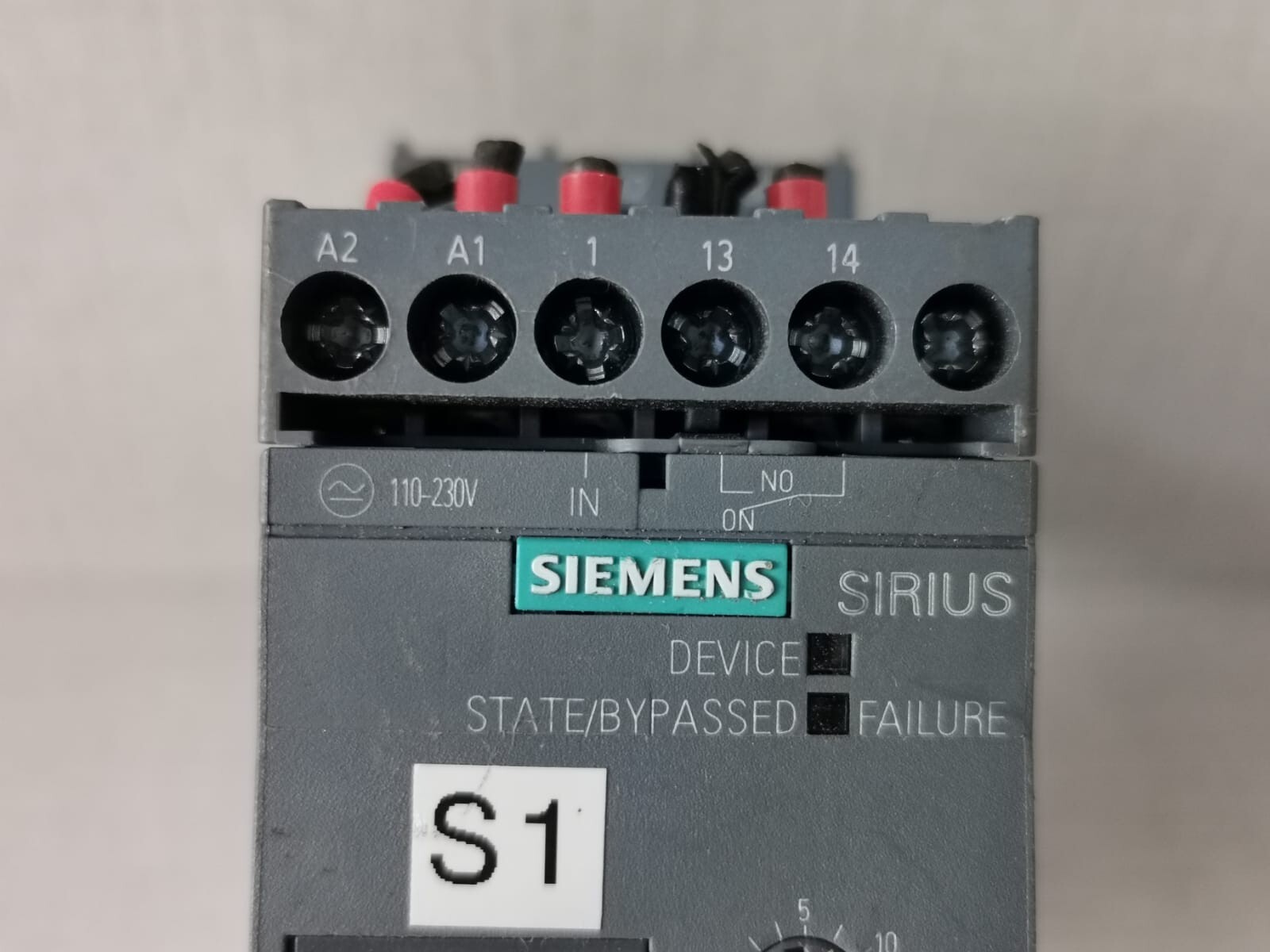 Siemens 3RW3027-1BB14 SIEMENS 3RW3027-1BB14 SIRIUS AC SEMICONDUCTOR MOTOR STARTER 2