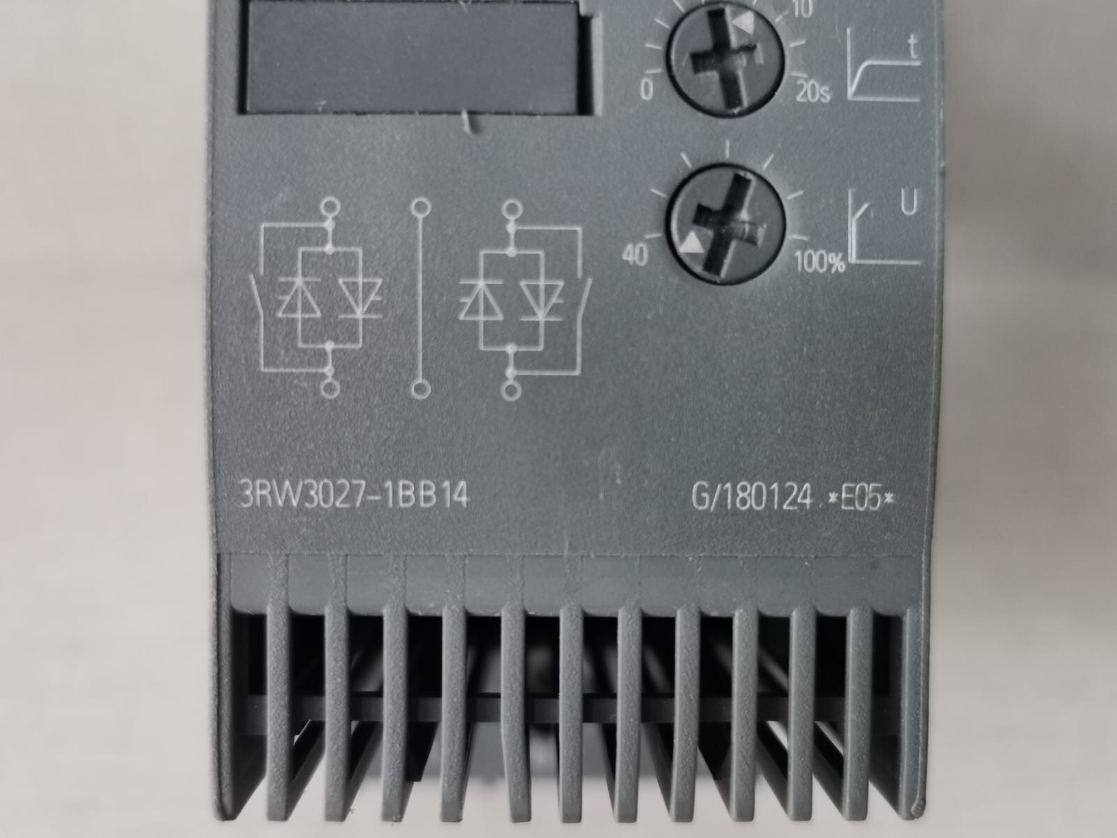 Siemens 3RW3027-1BB14 SIEMENS 3RW3027-1BB14 SIRIUS AC SEMICONDUCTOR MOTOR STARTER 3