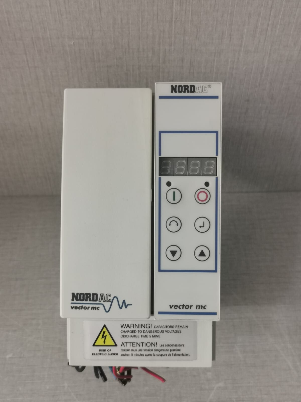 NORD 78002500/ 201187 NORD NORDAC SK250/1 FCT 78002500/ 201187 D-22941 FREQ. INVERTER 4