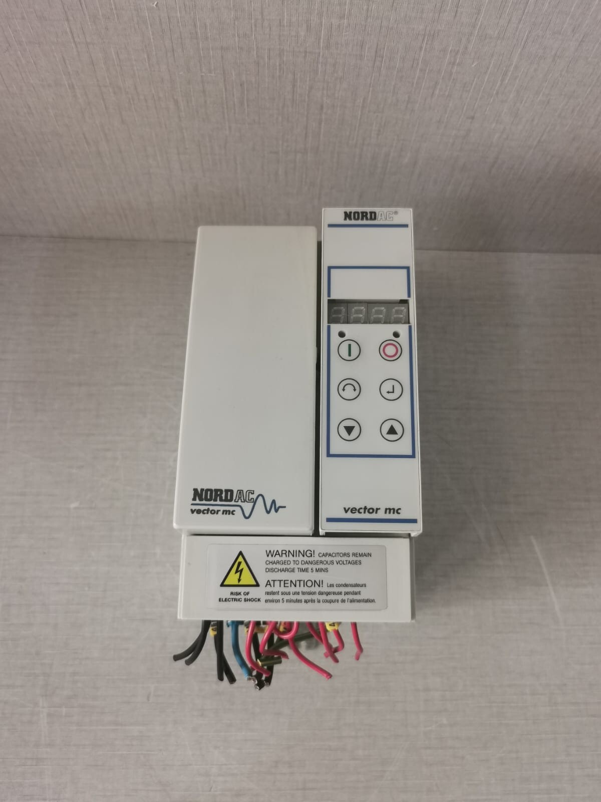 NORD 78002500/ 201187 NORD NORDAC SK250/1 FCT 78002500/ 201187 D-22941 FREQ. INVERTER 5