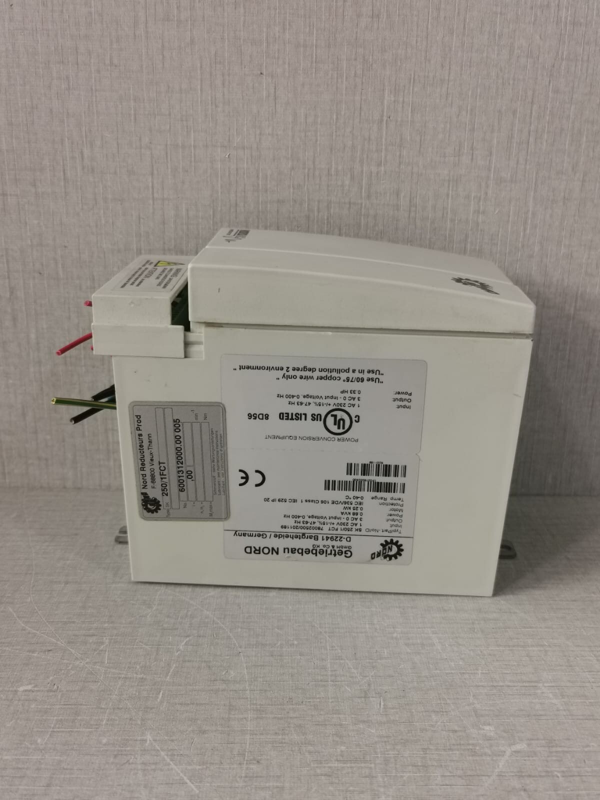 NORD 78002500/201189 NORD NORDAC VECTOR MC SK 250/1 FCT 78002500/201189 FREQ. CONVERTER 9