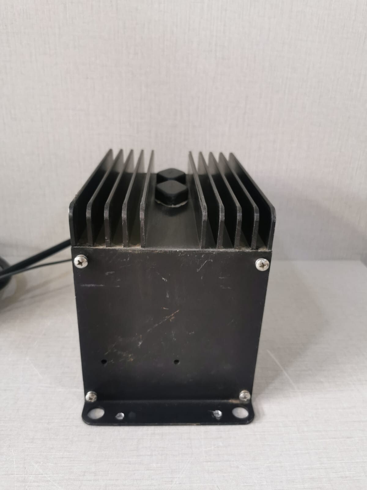 NEWMAR 115-12-8 NEWMAR 115-12-8 REGULATED LINEAR DC POWER SUPPLY 115V/ 230V 6