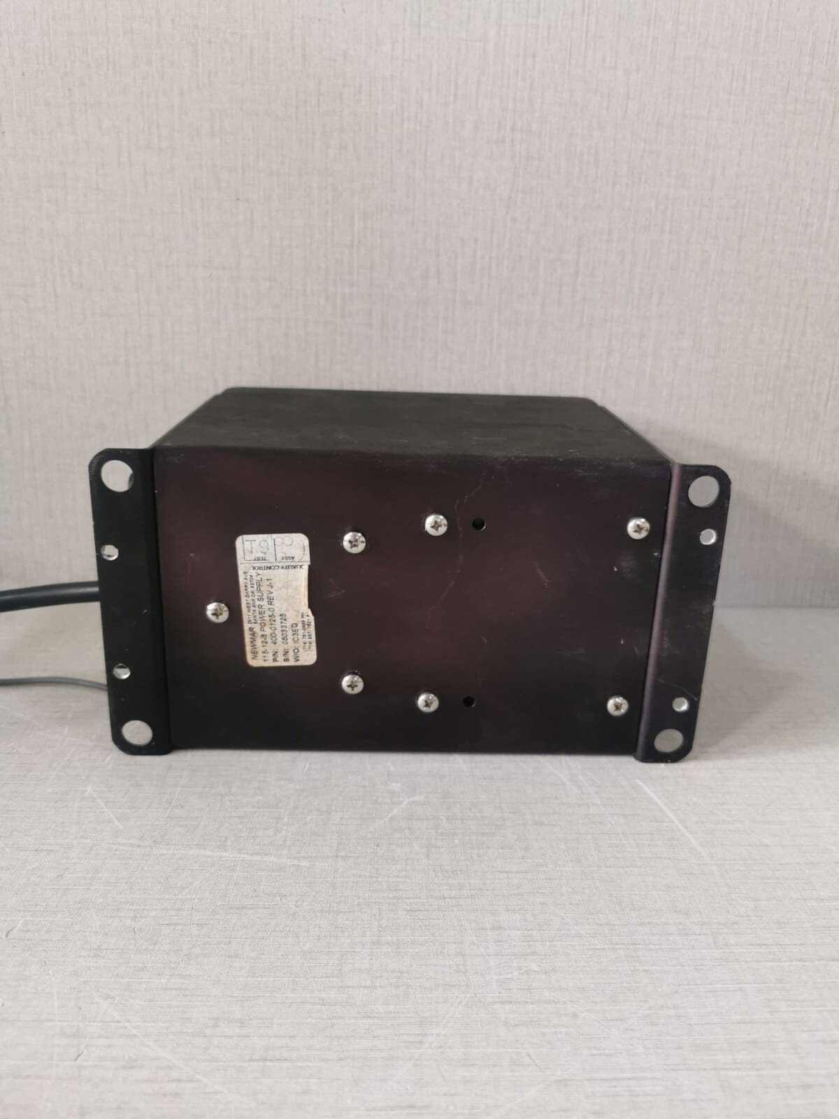 NEWMAR 115-12-8 NEWMAR 115-12-8 REGULATED LINEAR DC POWER SUPPLY 115V/ 230V 9