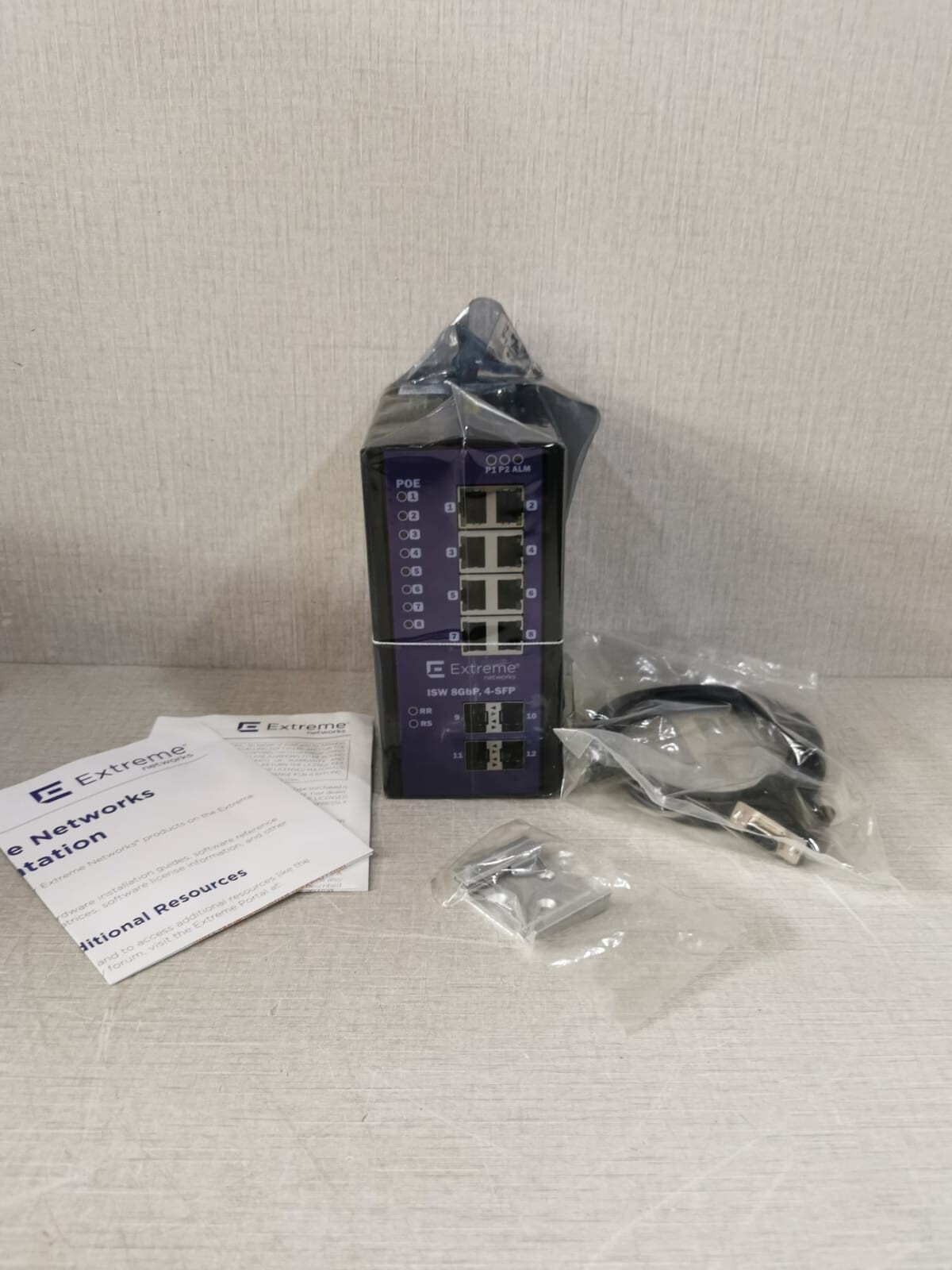 Extreme Networks 16804 EXTREME NETWORKS 16804 ISW 8GbP,SFP ETHERNET SWITCH 46-57VDC,5.76A 4
