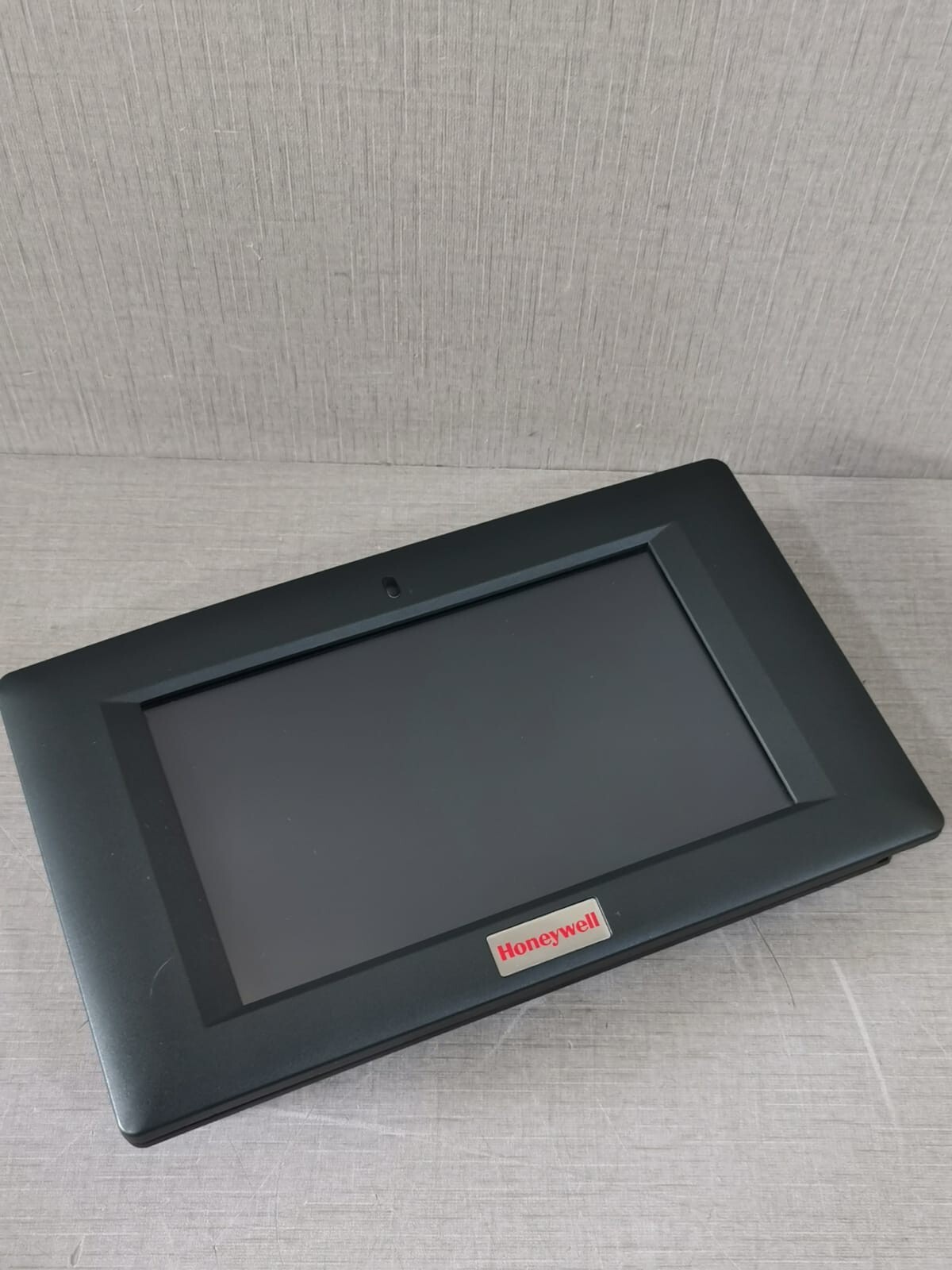 Honeywell CP-HMI HONEYWELL CP-HMI PANEL PC 12V 3A 3