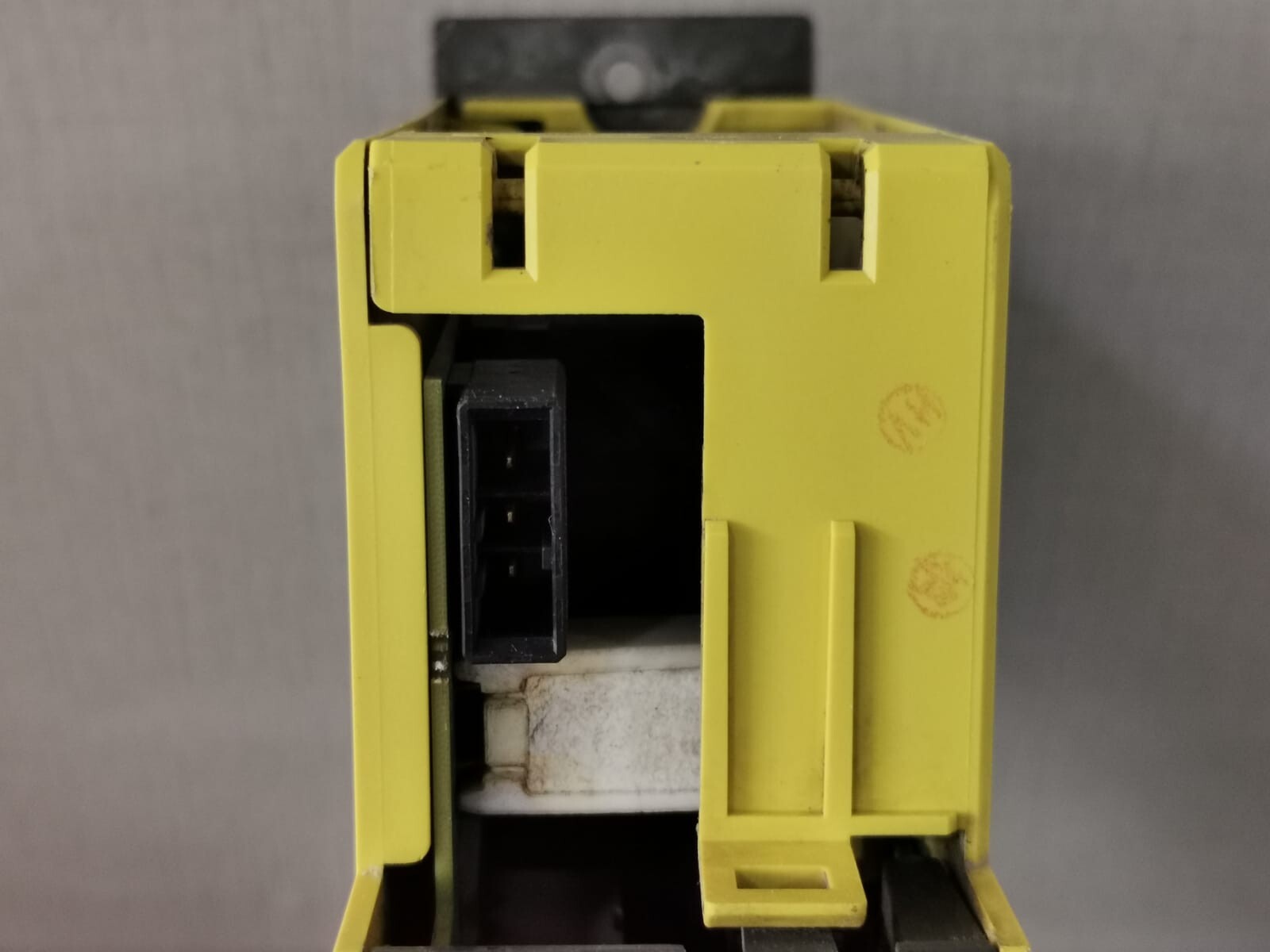 GE FANUC A06B-6131-H002 GE FANUC A06B-6131-H002 A SERVO DRIVE/AMPLIFIER 3