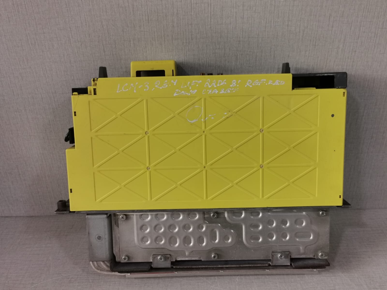 GE FANUC A06B-6131-H002 GE FANUC A06B-6131-H002 A SERVO DRIVE/AMPLIFIER 8