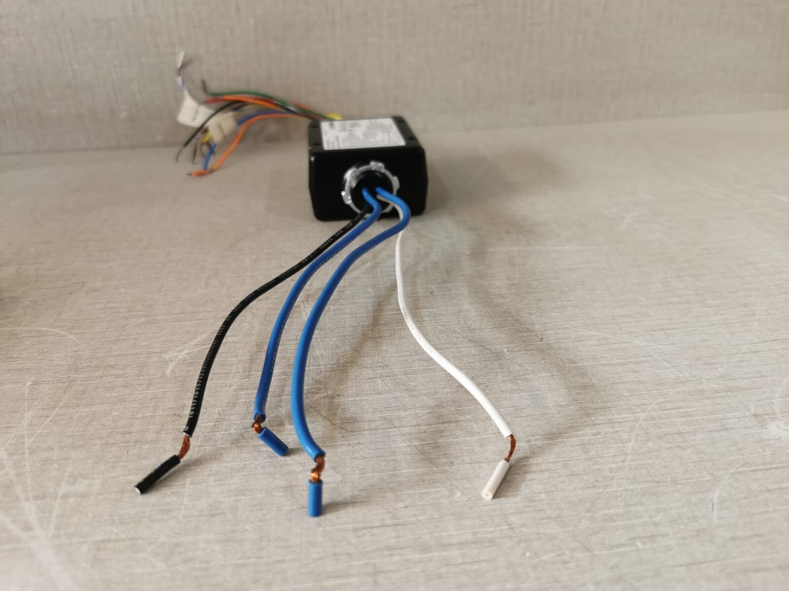 Leviton OSP20-RDH Leviton OSP20-RDH Sensor Power Pack (Black) 5