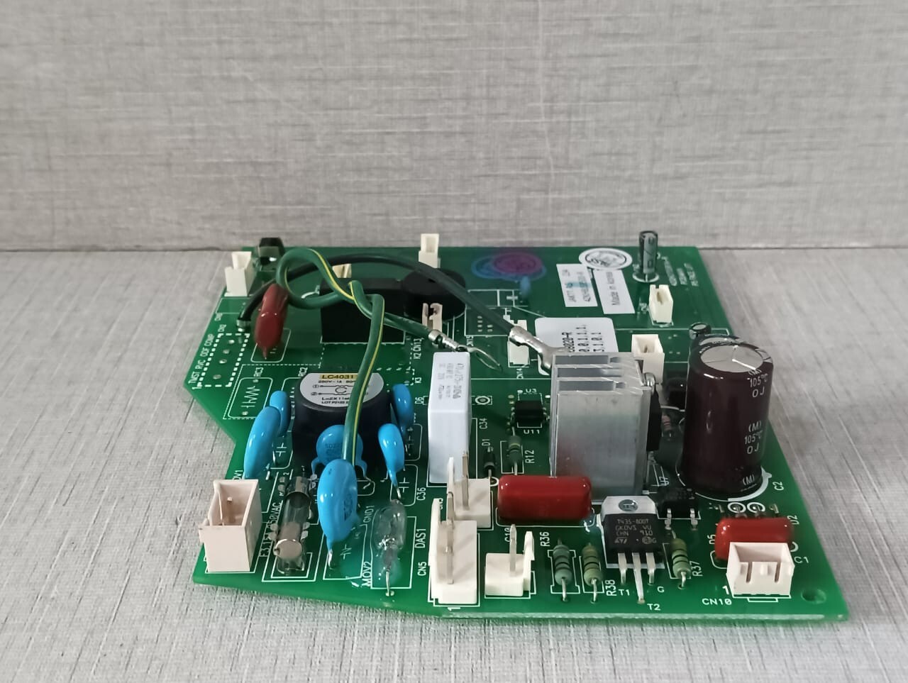 Carrier 42KHBJ58020-R/ 42QHCF5501A-R CARRIER 42KHBJ58020-R/ 42QHCF5501A-R PCB, MAIN P5 FACE LIFT 4