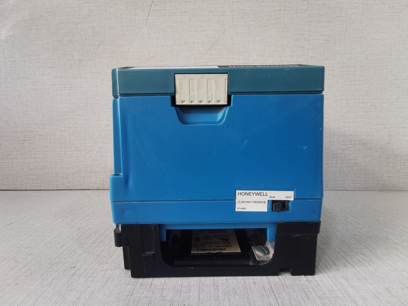 Honeywell CE-63AP3070 HONEYWELL CE-63AP3070/1 BURNER CONTROL 6